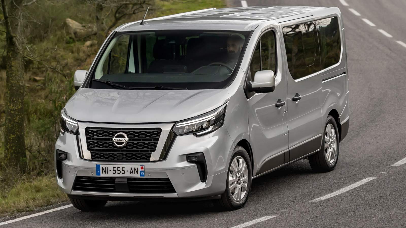 Nissan NV300 front cornering