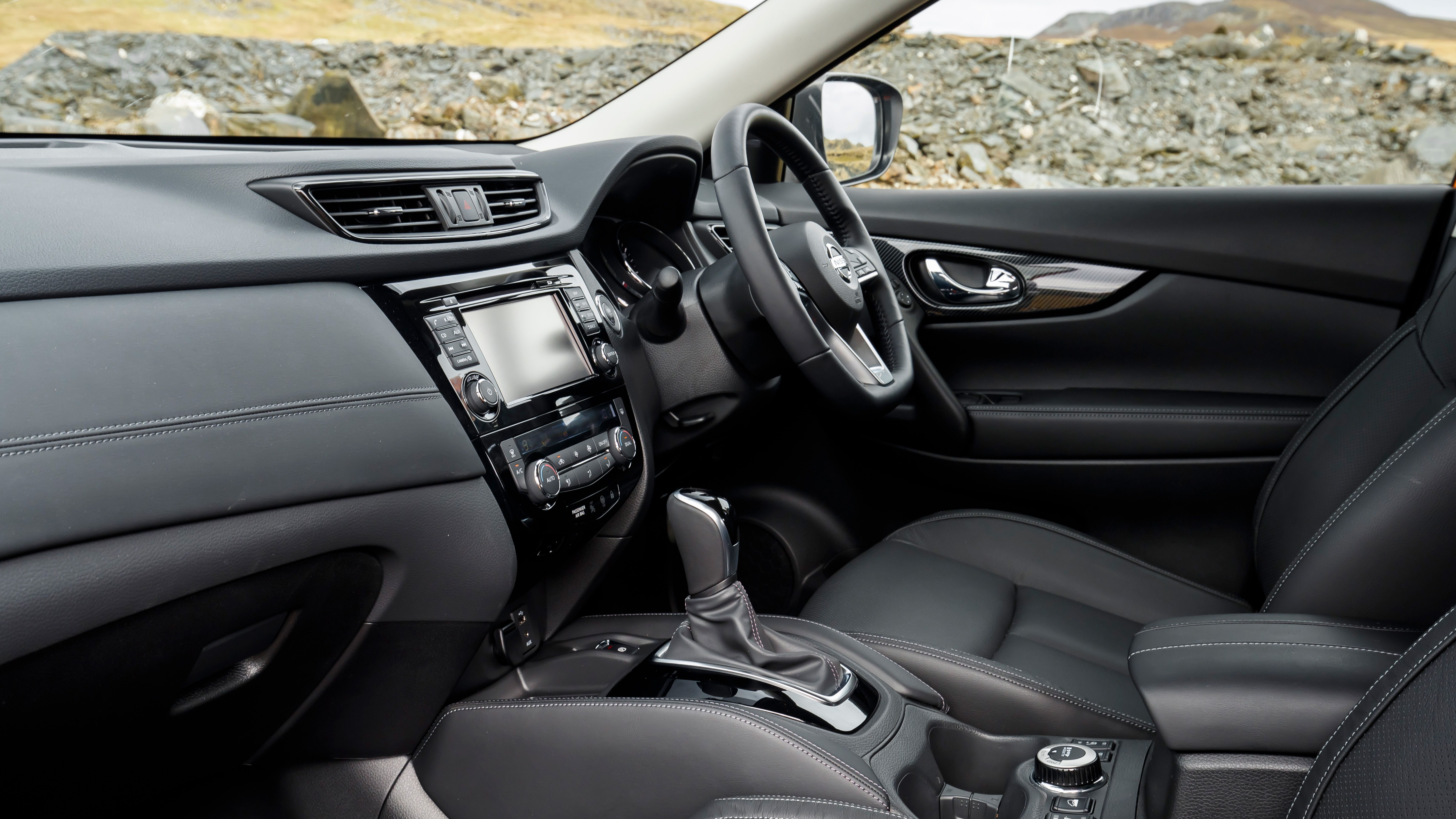 Nissan X-Trail interior