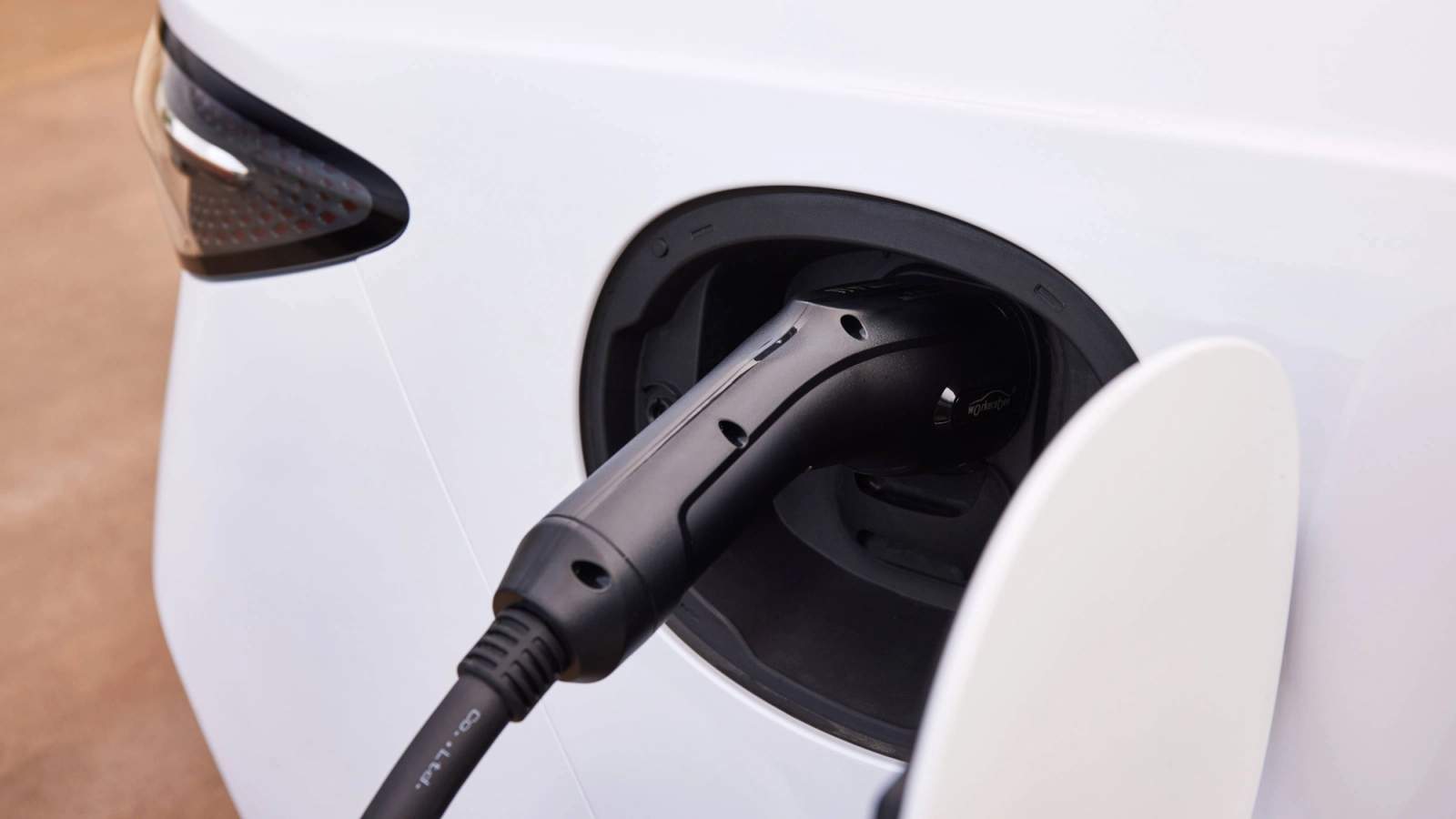 BYD Seal on charge