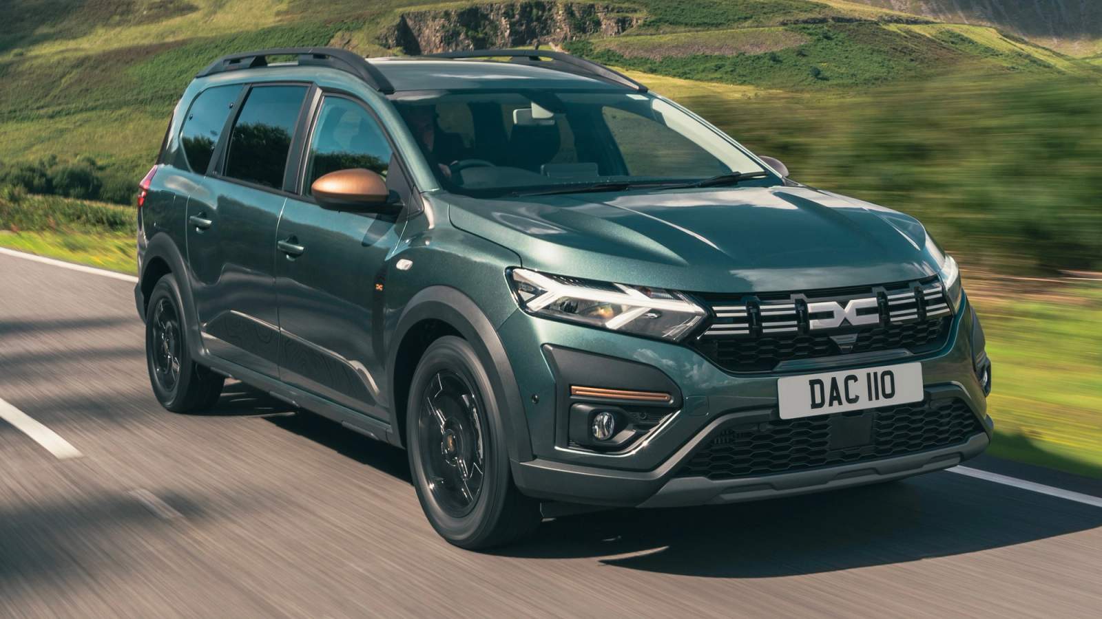 Dacia Jogger front driving