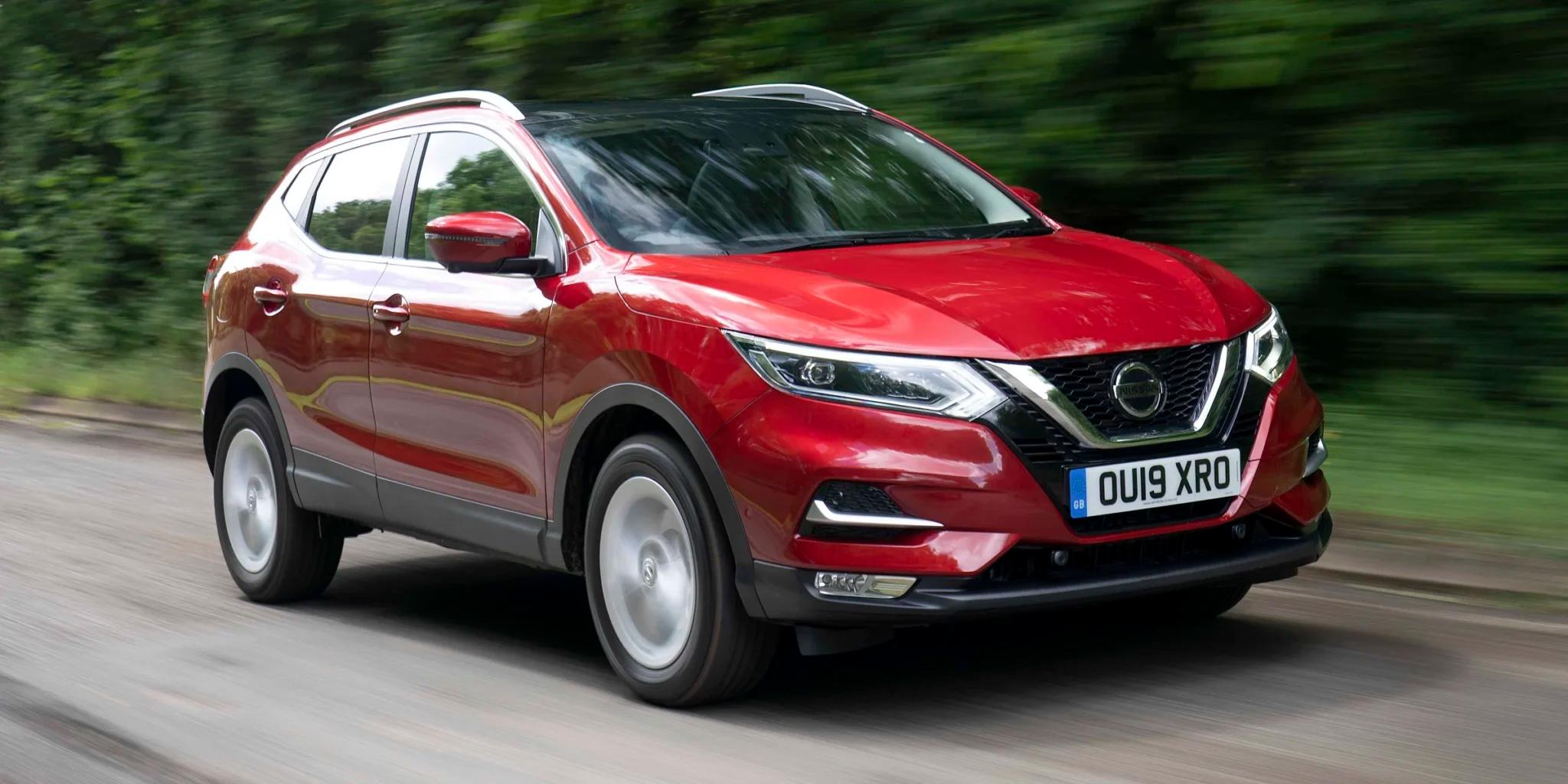 Nissan Qashqai driving on the road