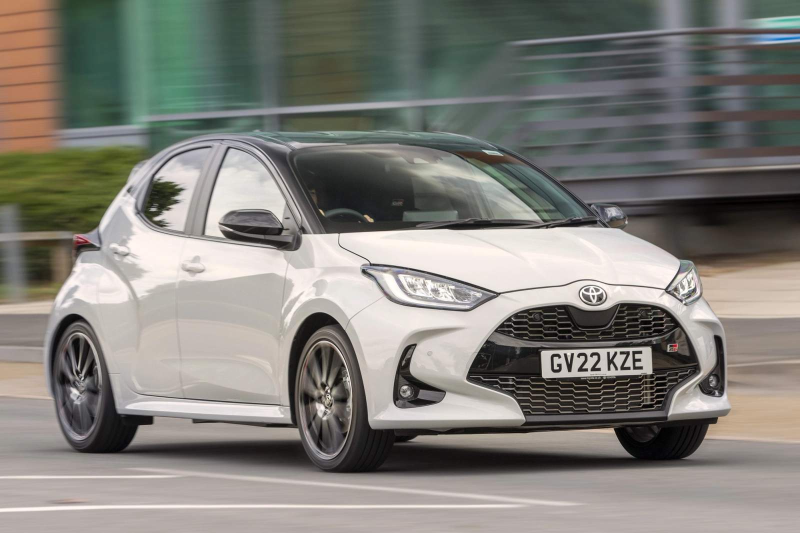 White Toyota Yaris