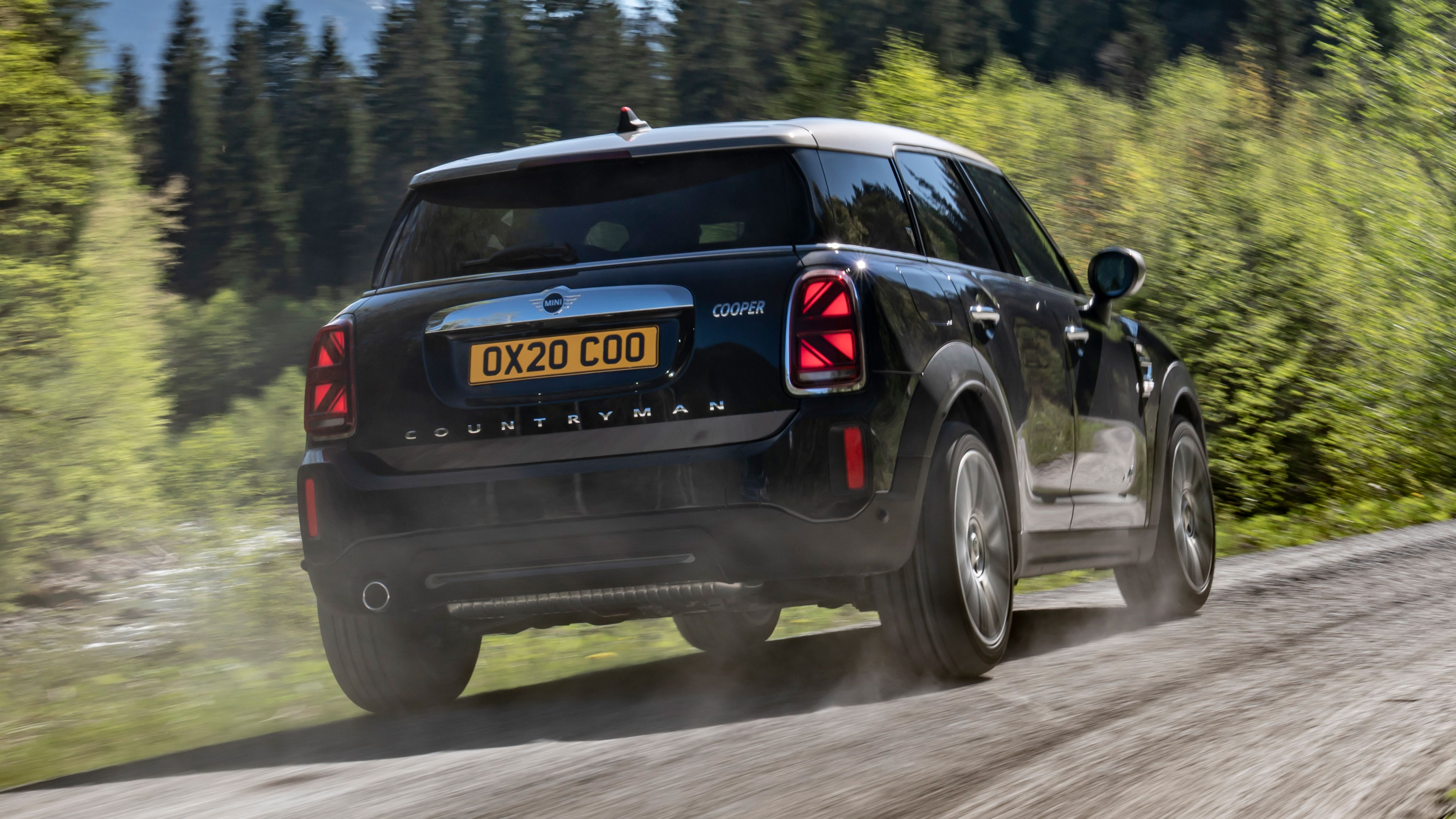 Mini Countryman driving