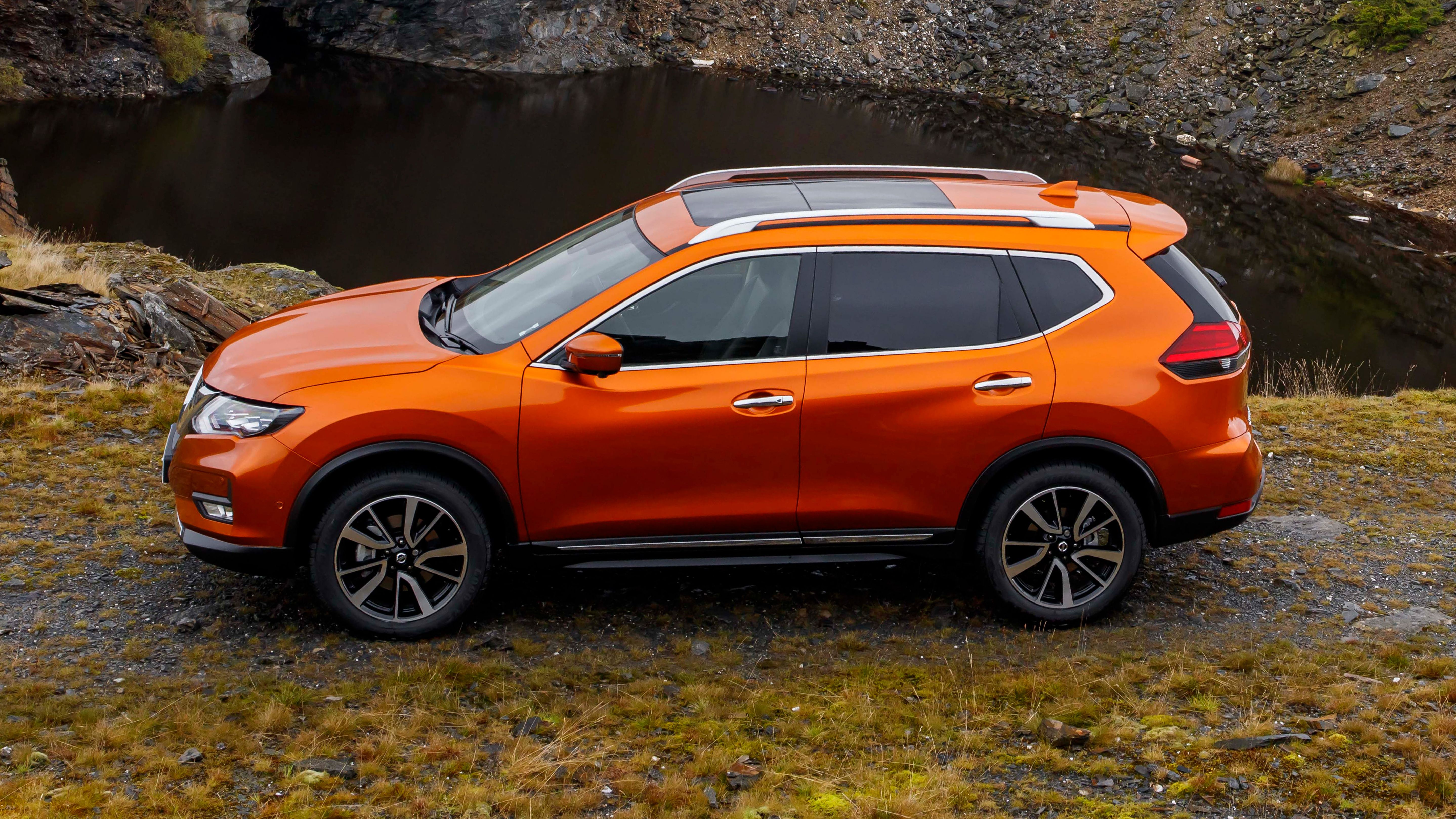 Nissan X-Trail side profile