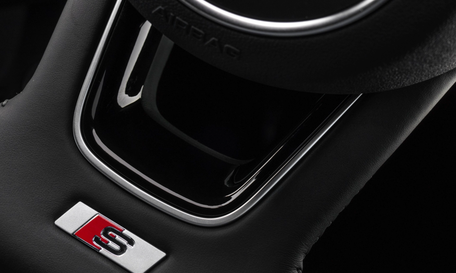 aud interior badge
