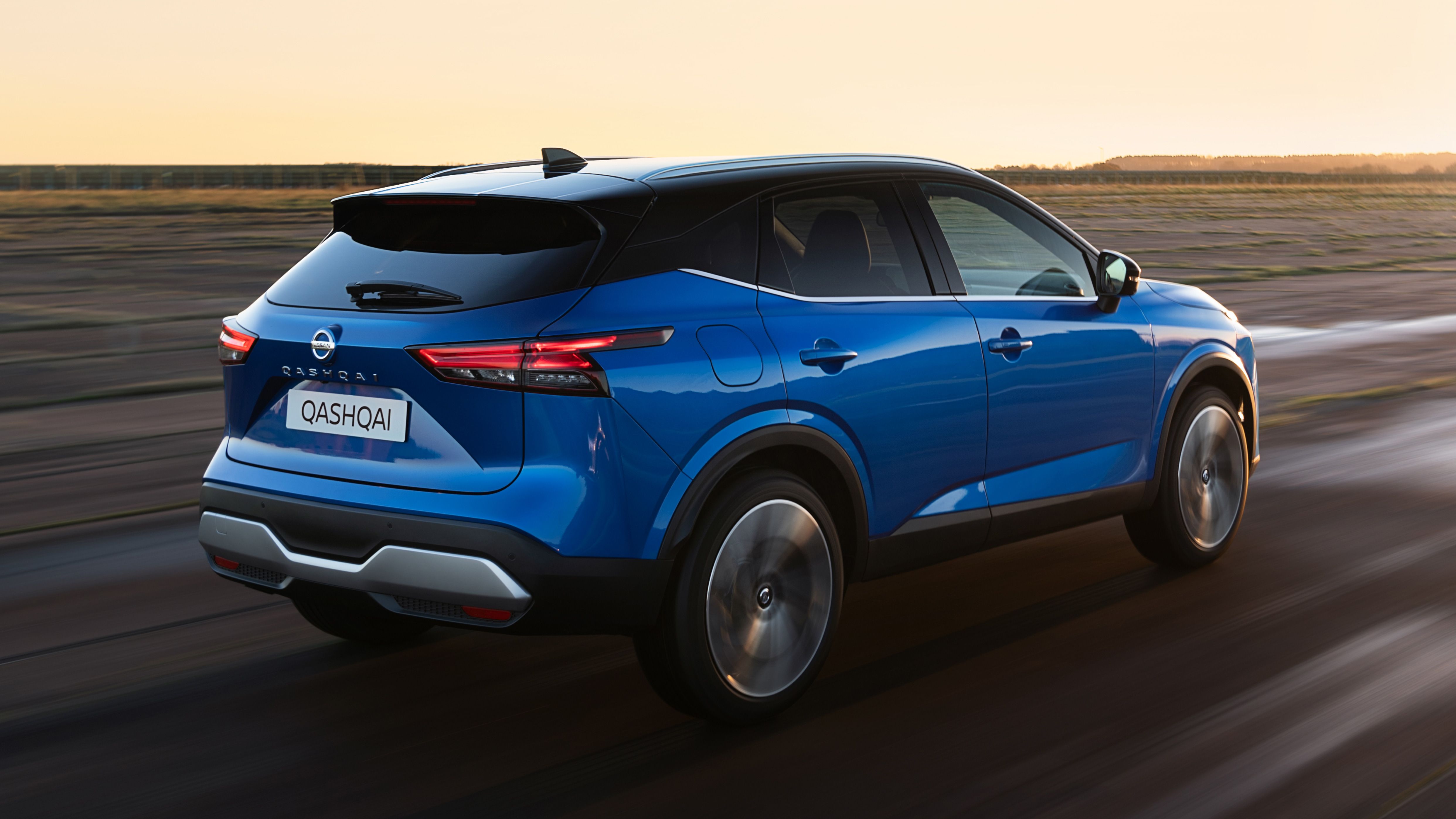 Nissan Qashqai rear driving