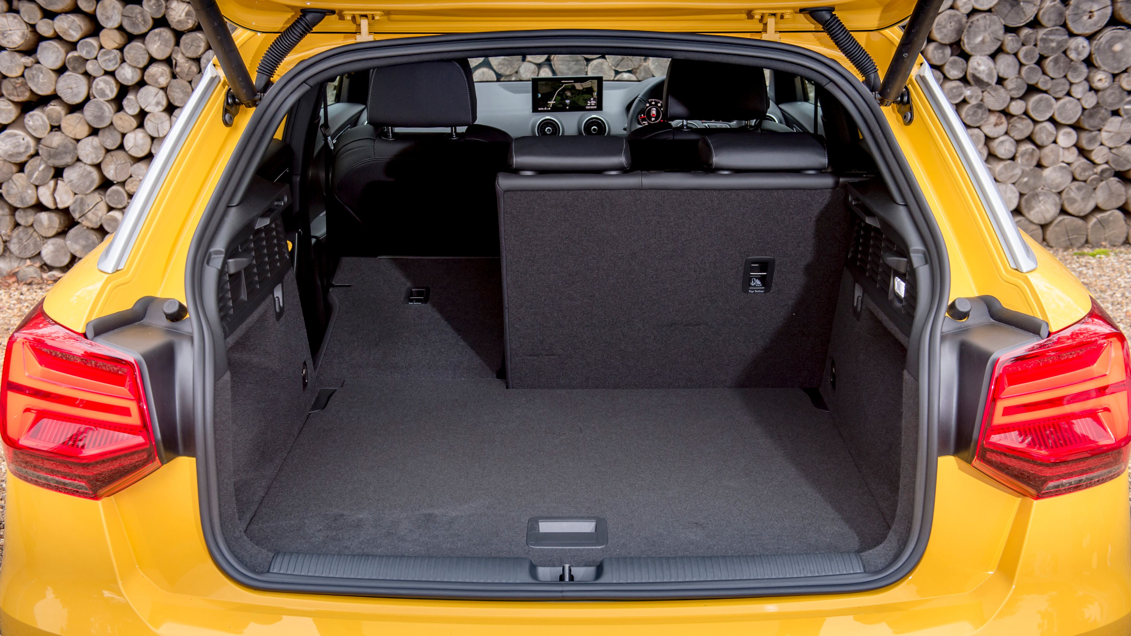 Audi Q2 boot