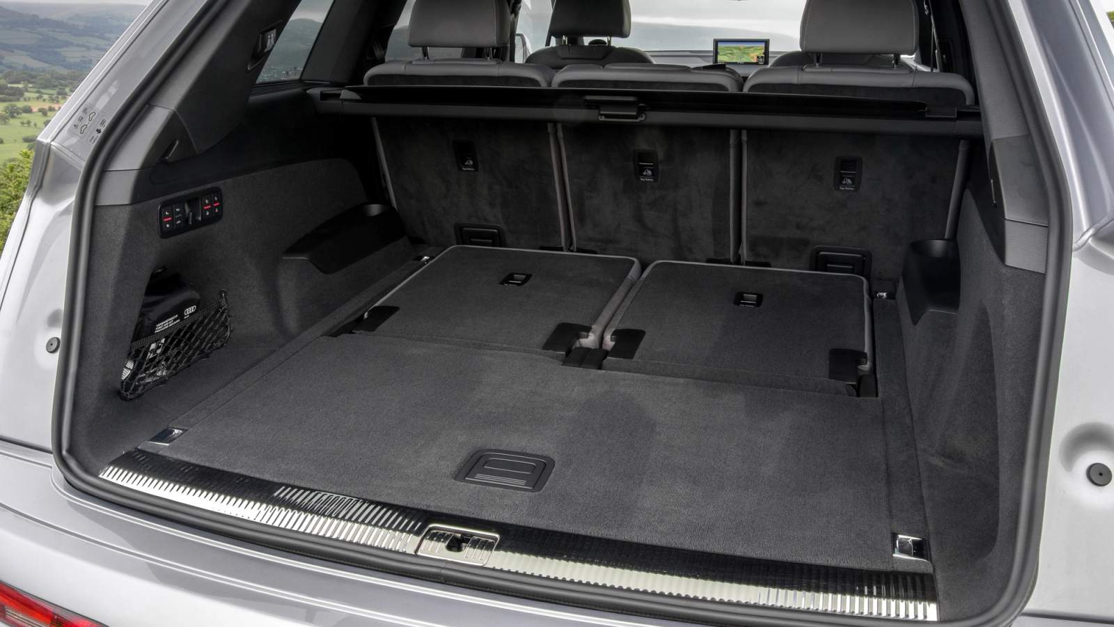 Audi Q7 boot