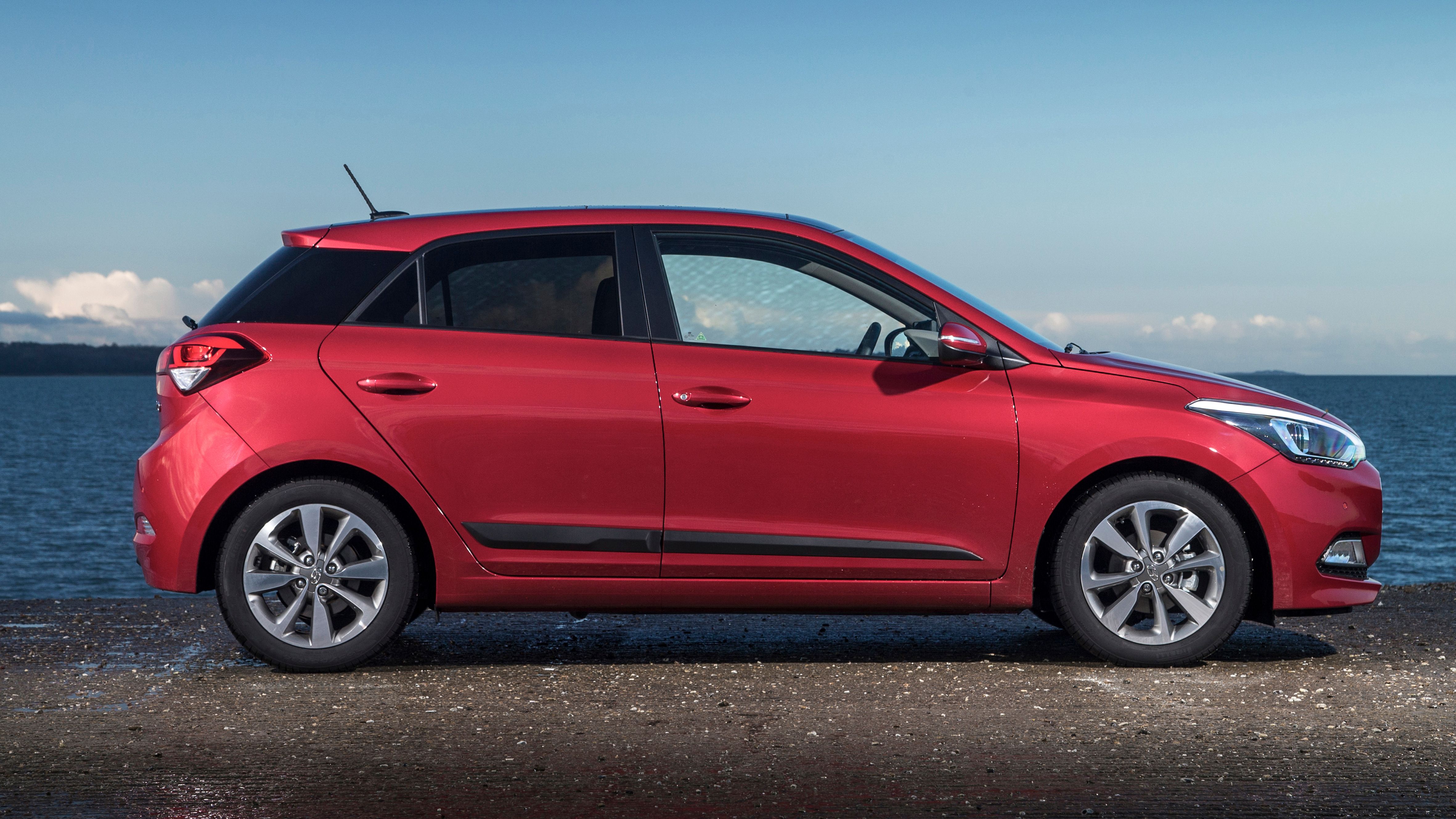 Hyundai i20 side profile