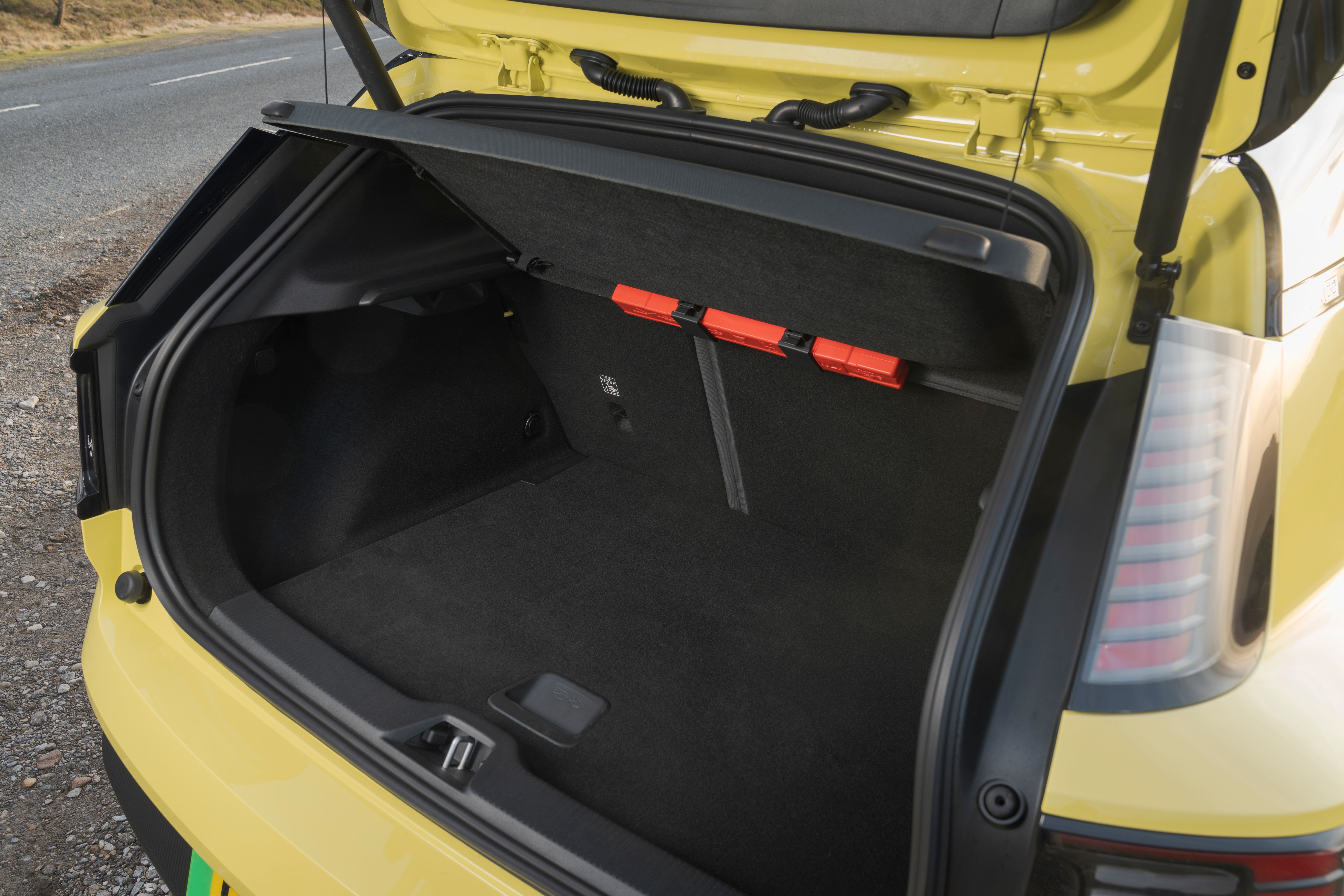 Volvo EX30 boot space