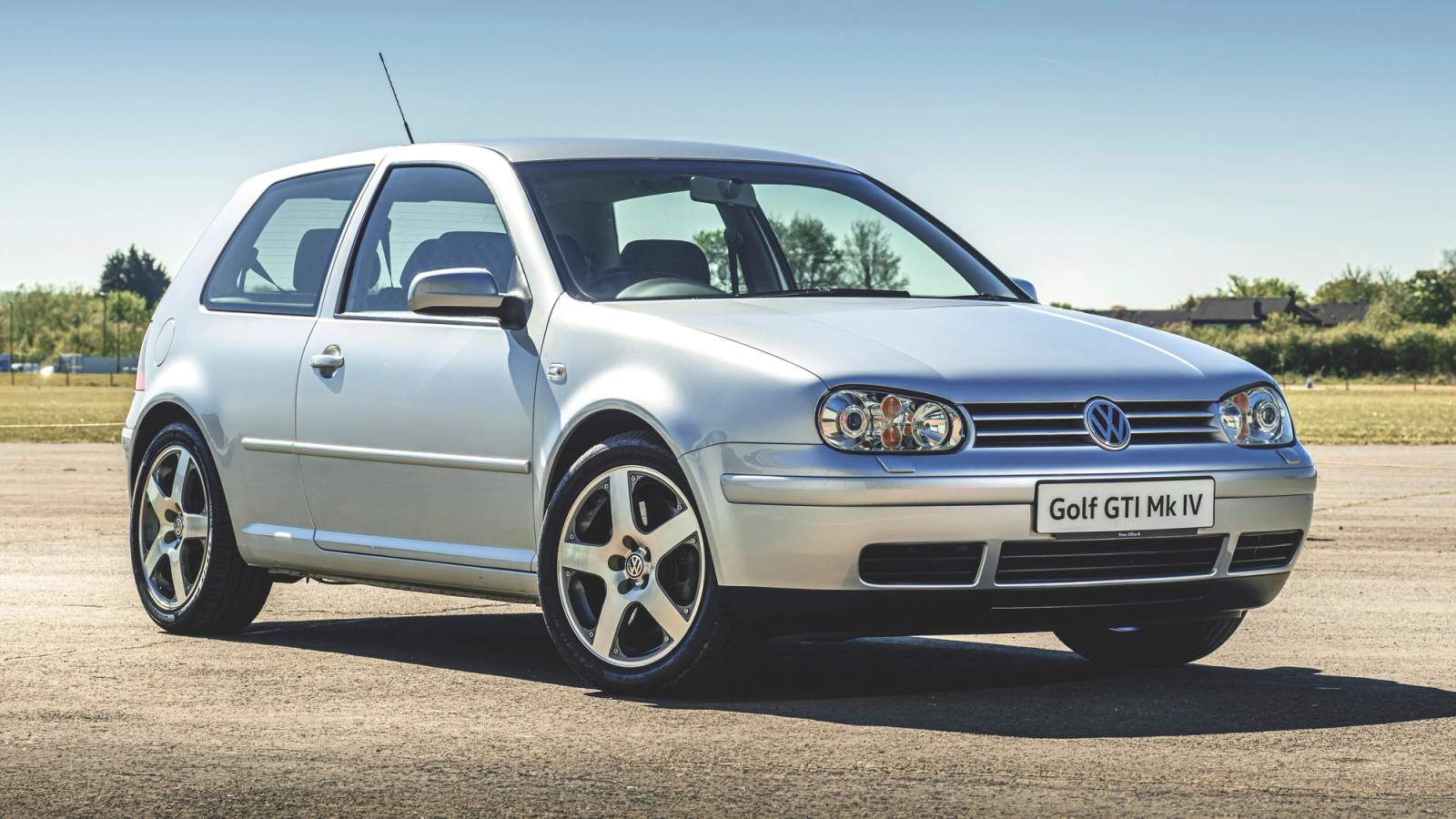Mk4 VW Golf GTI parked