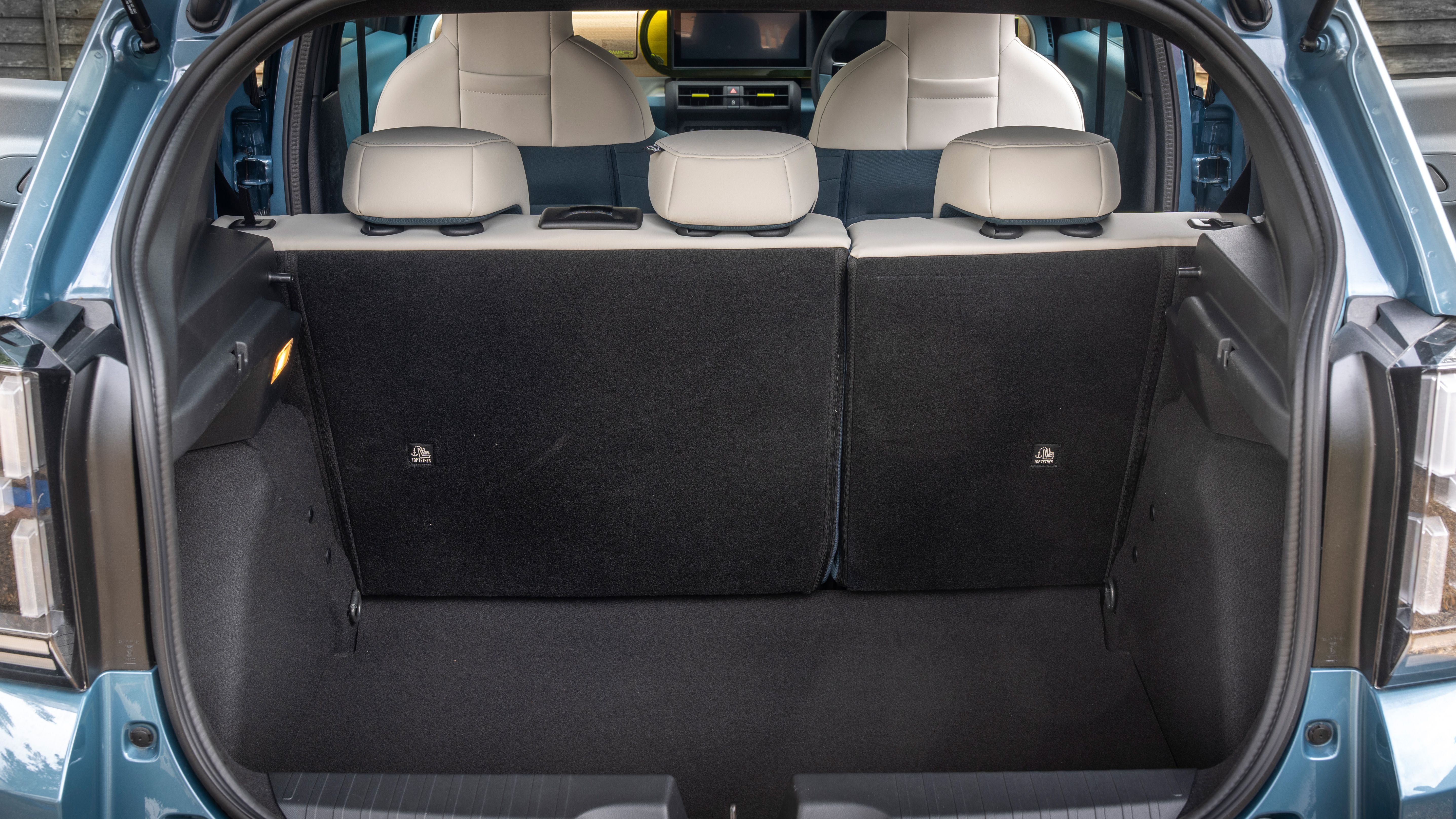 Fiat Grande Panda boot space without parcel shelf