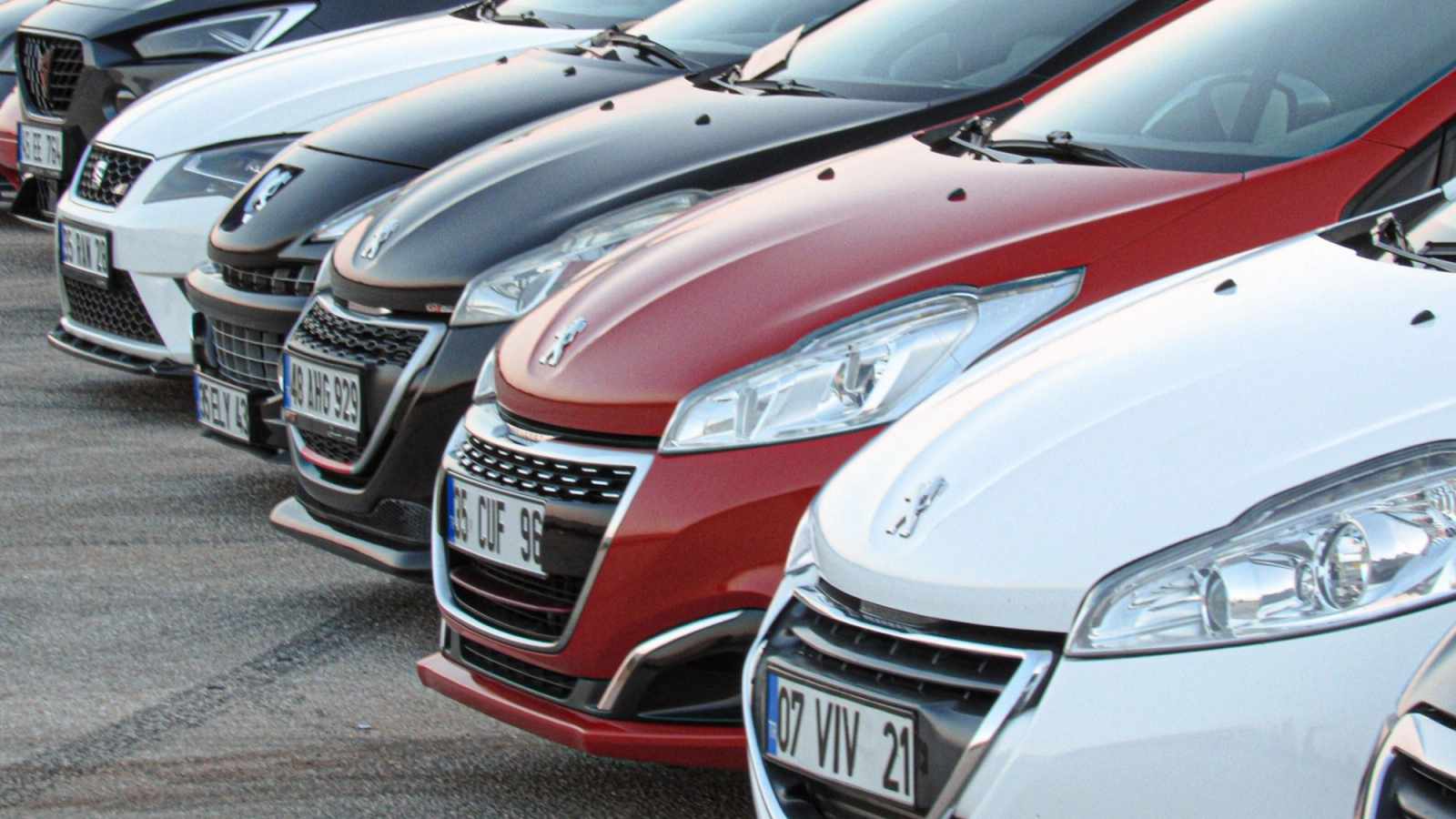 What Should You Check When Viewing a Used Car? A 10-Minute Inspection