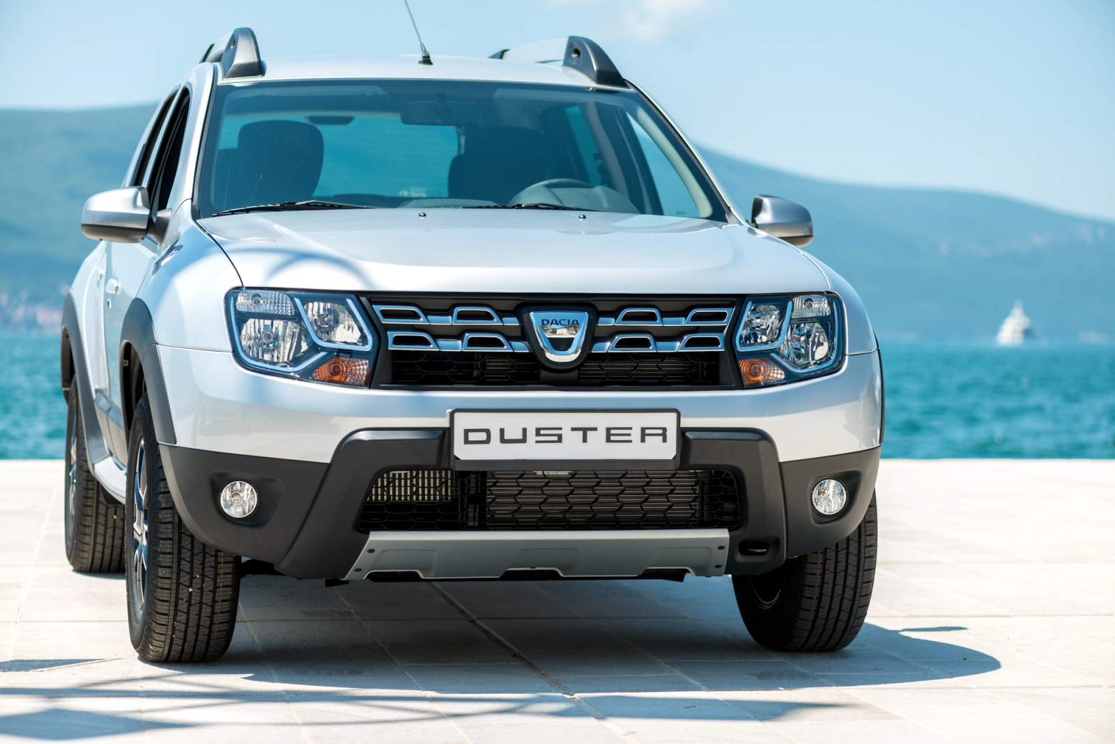 DUSTER parked near the sea