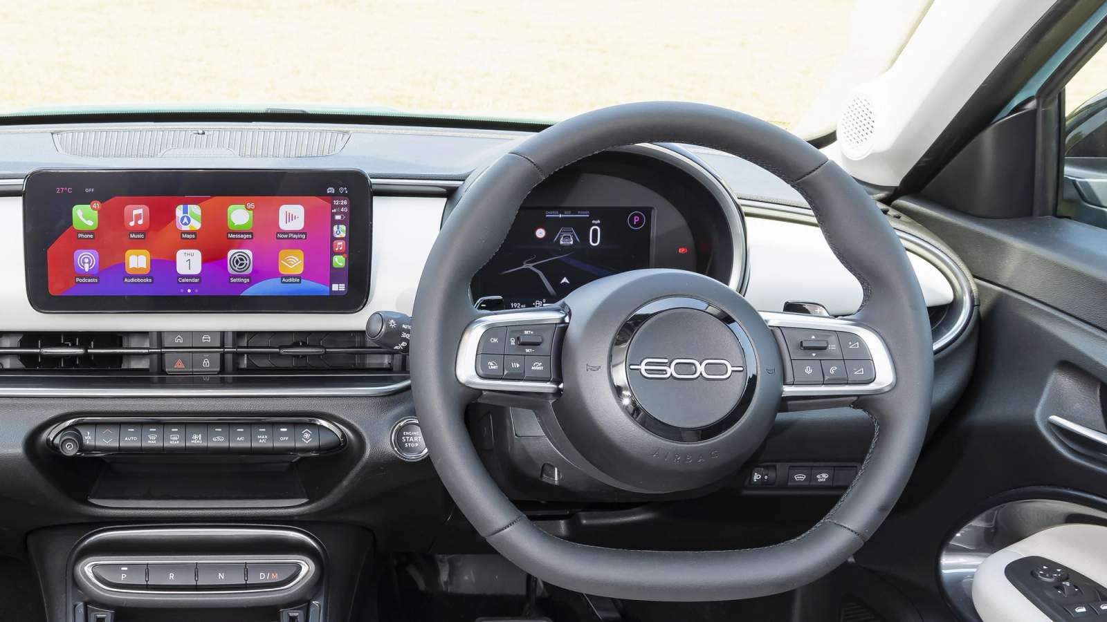 Fiat 600 steering wheel and dashboard