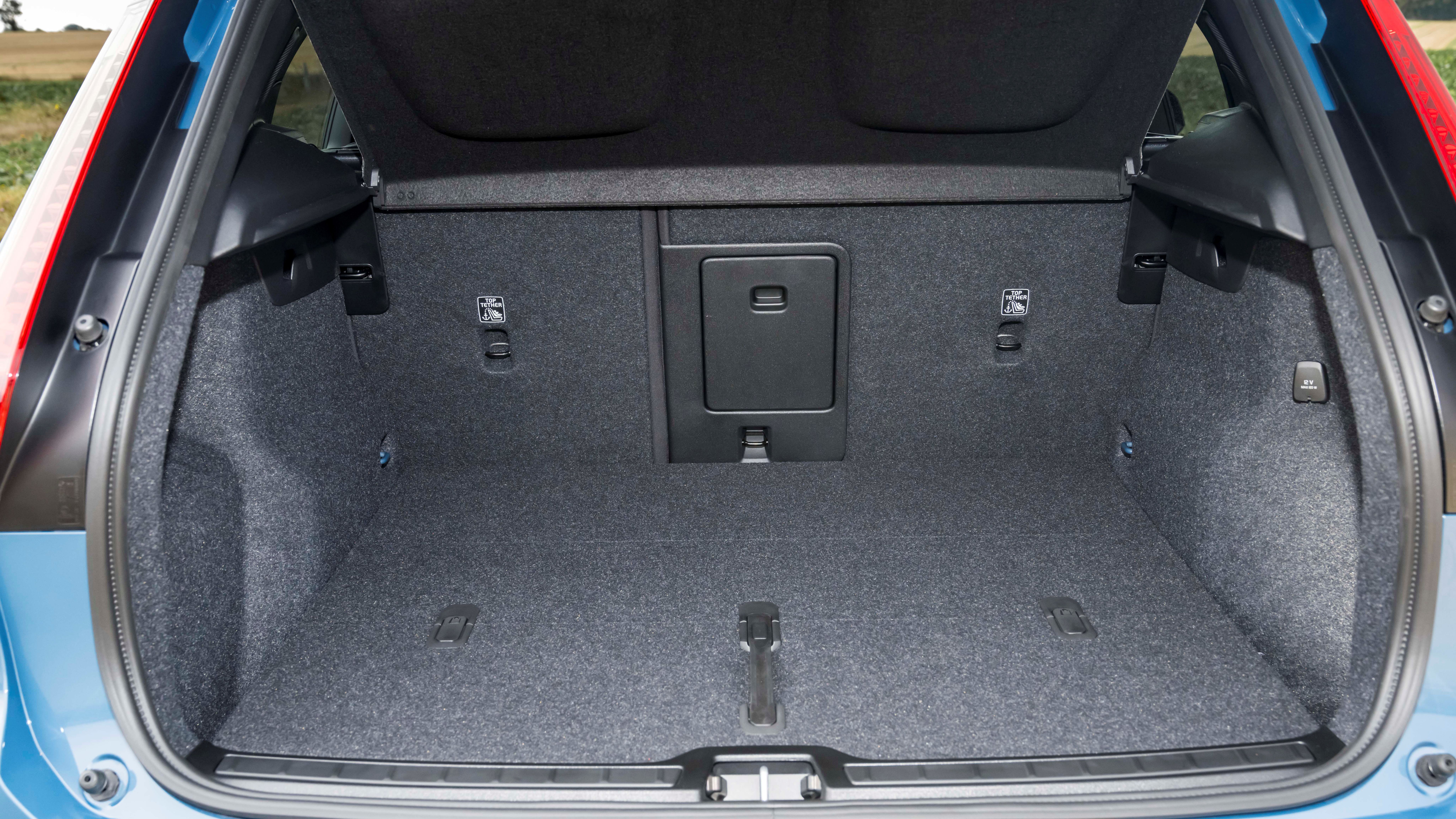 Volvo XC40 boot