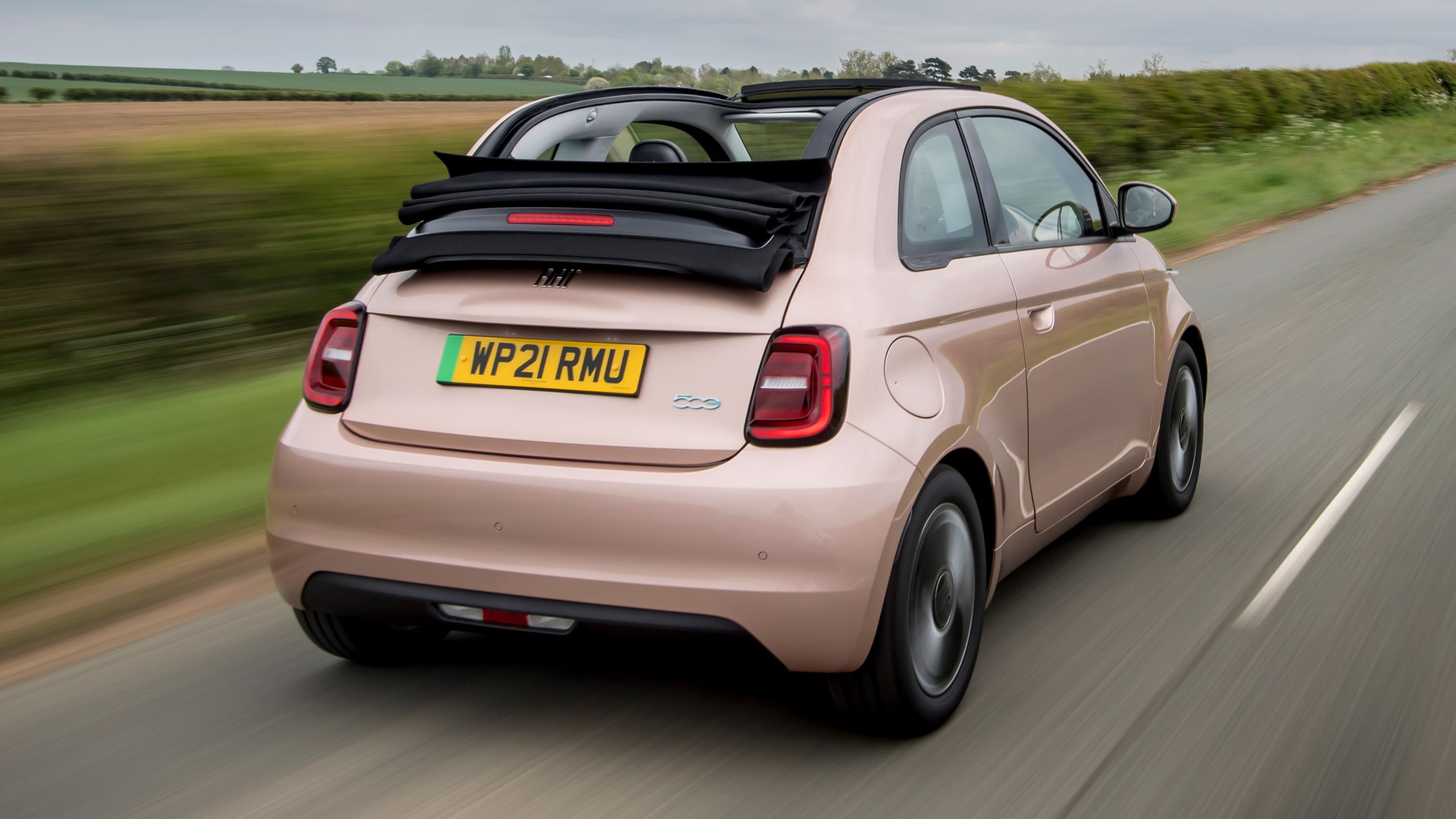Fiat 500e Cabrio rear view