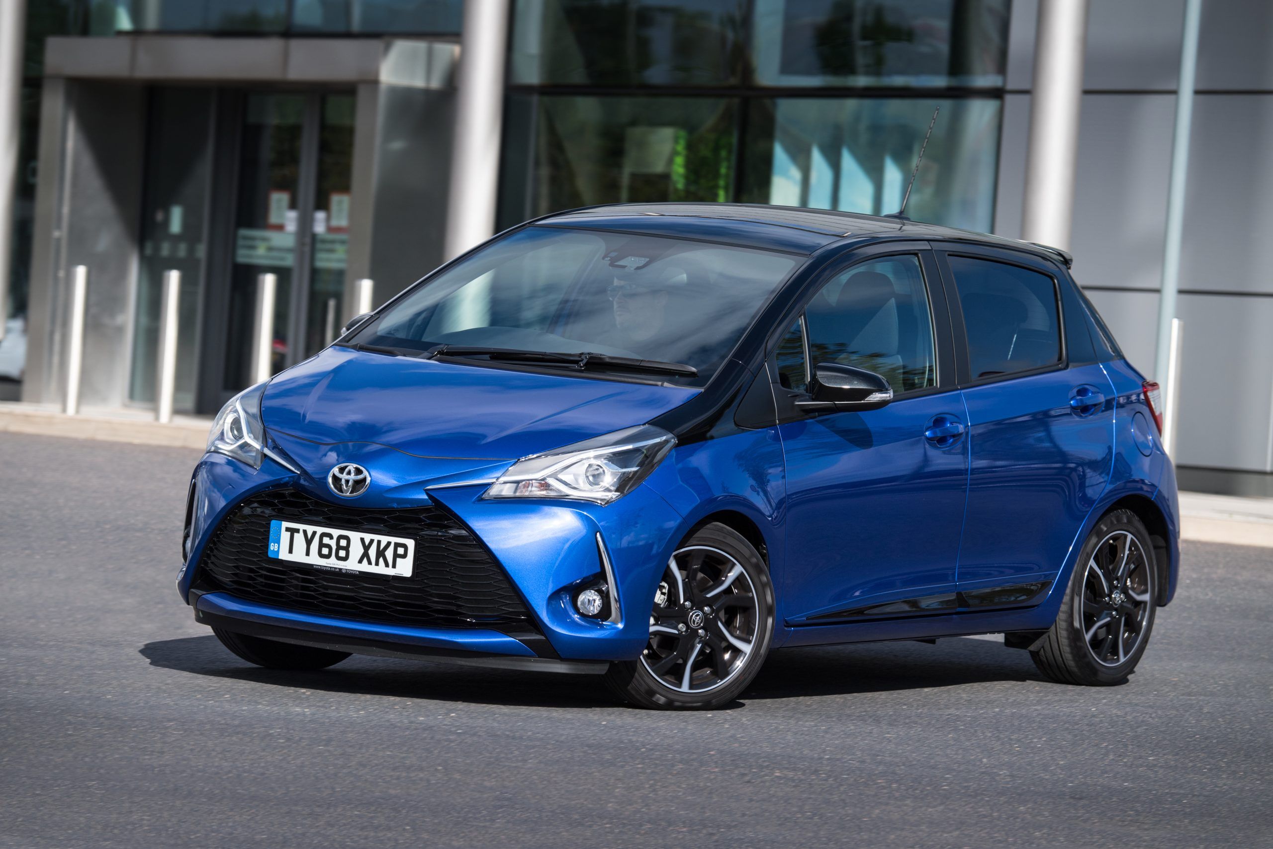parked blue toyota yaris