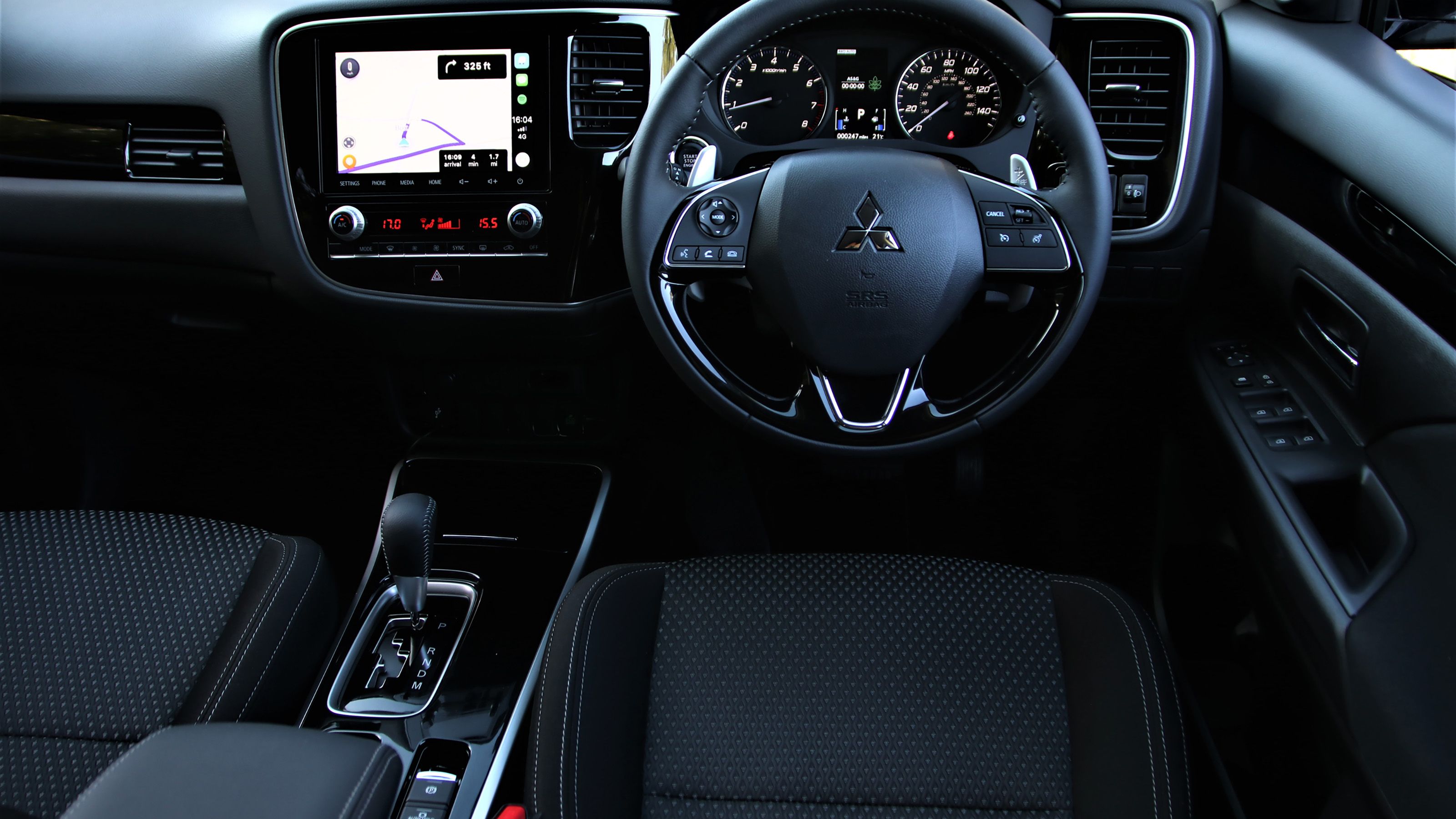 Mitsubishi Outlander interior