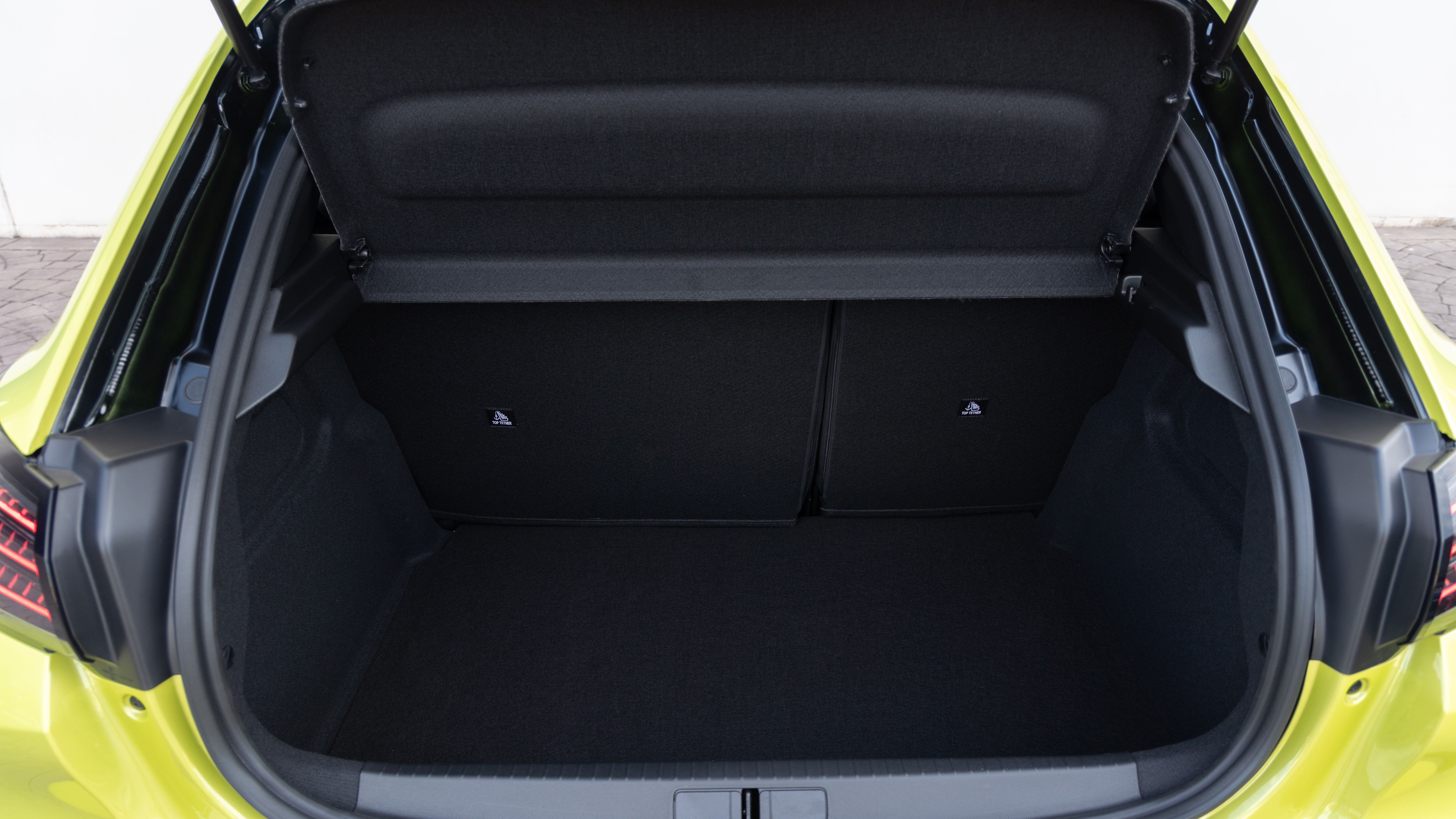 Peugeot 208 boot space