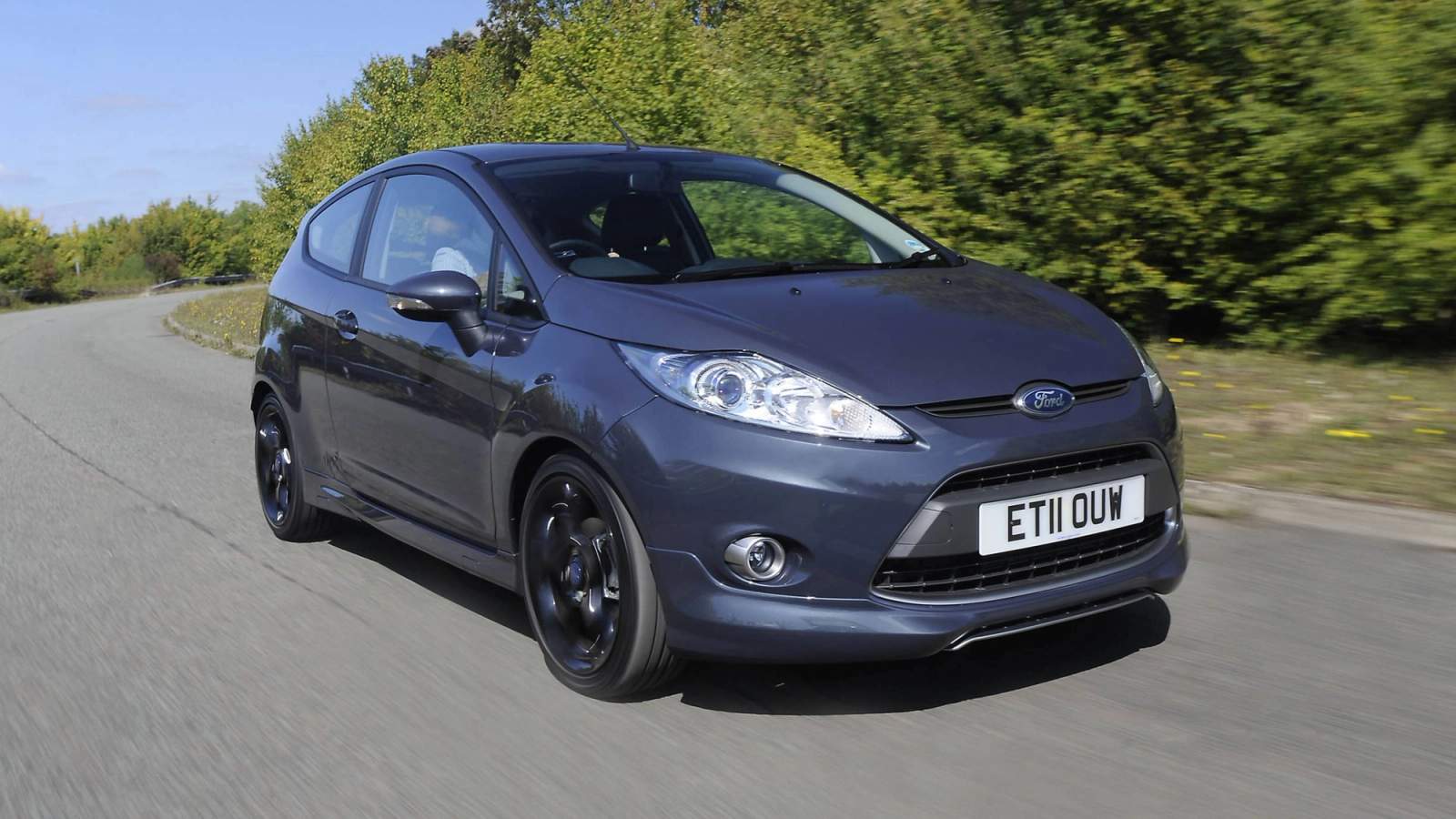 Ford Fiesta Metal driving