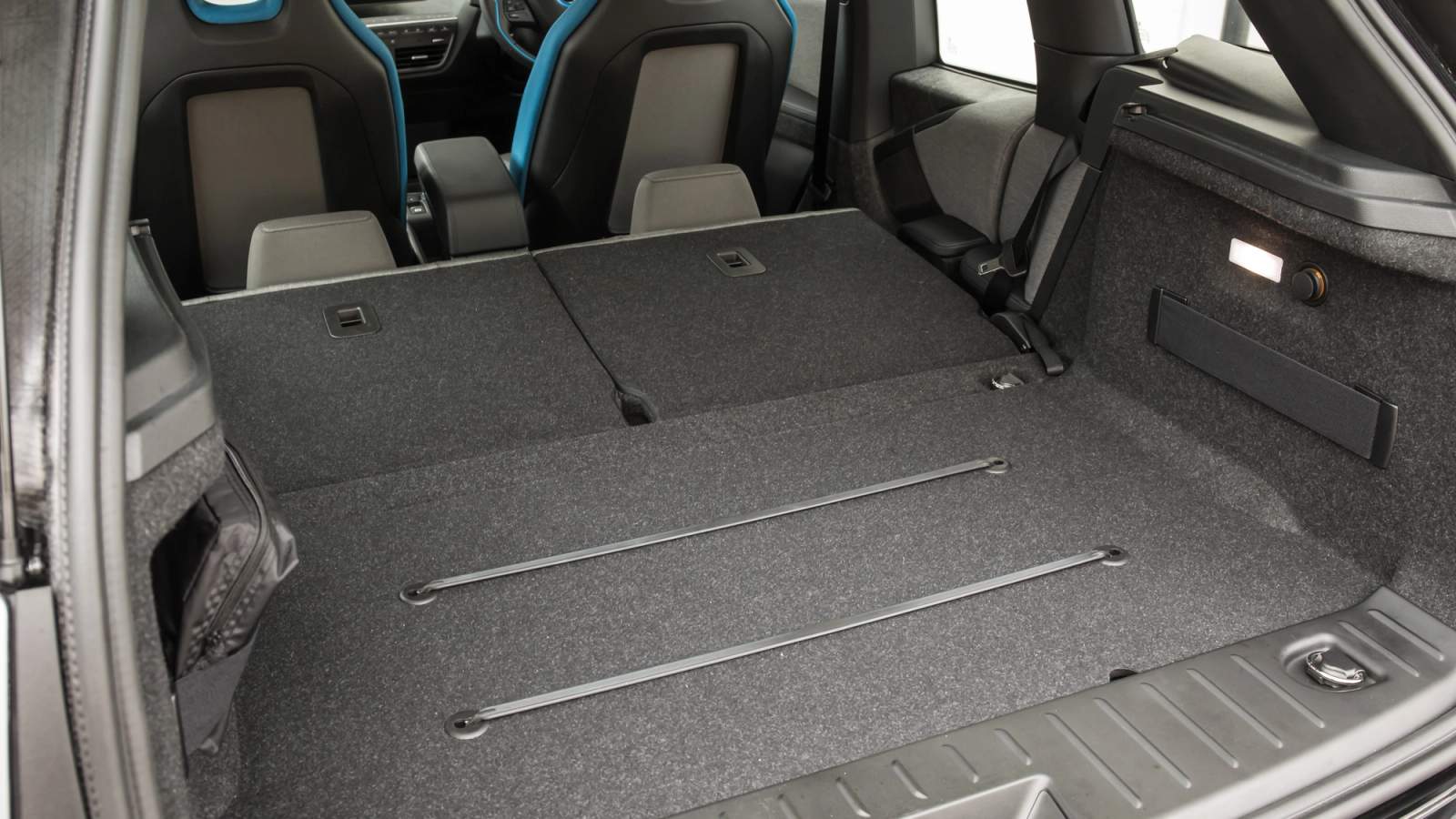 BMW i3 boot