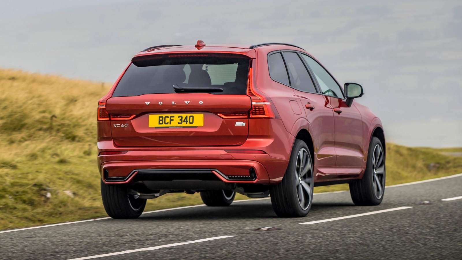 Volvo XC60 driving