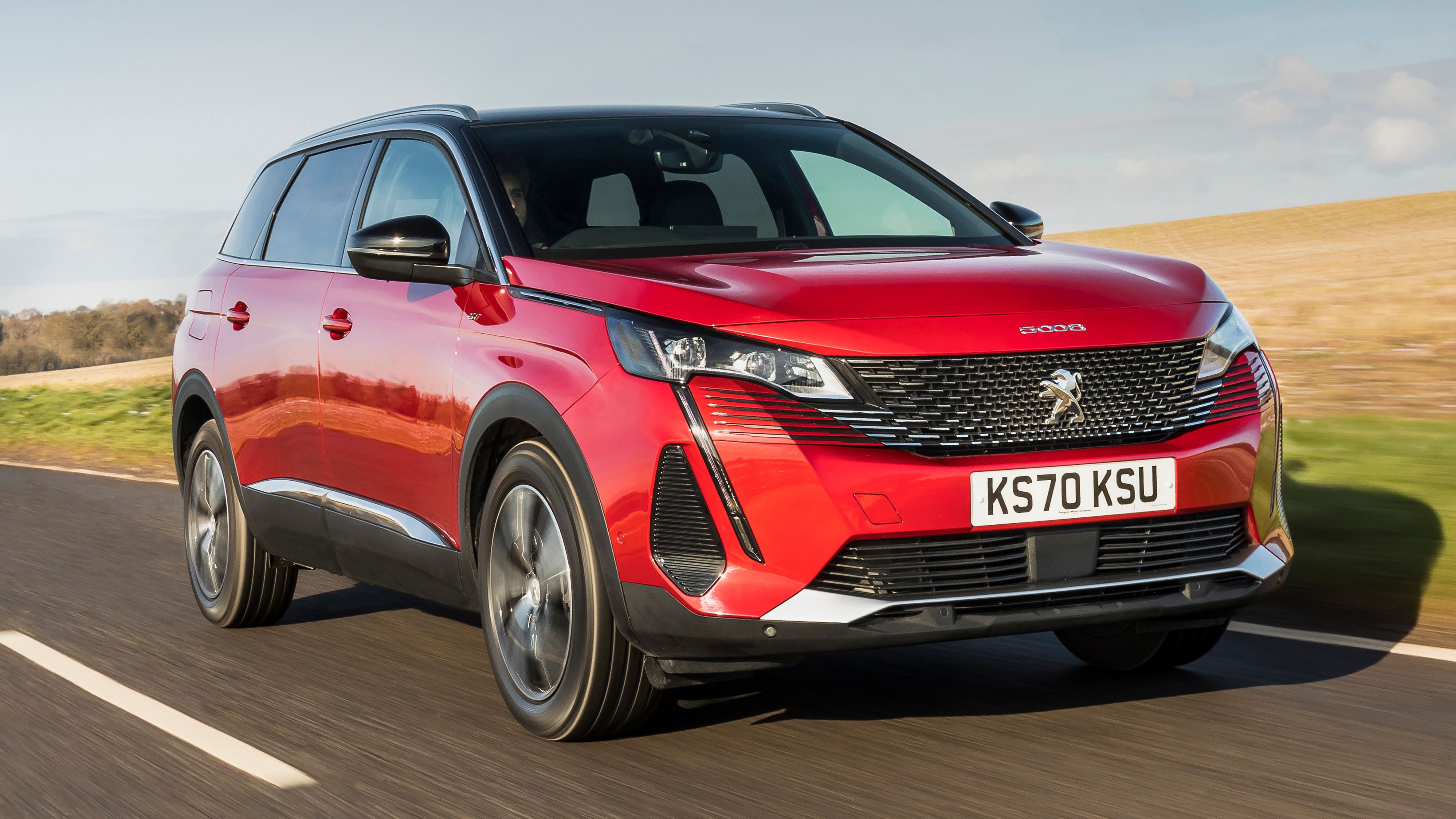 Peugeot 5008 exterior driving