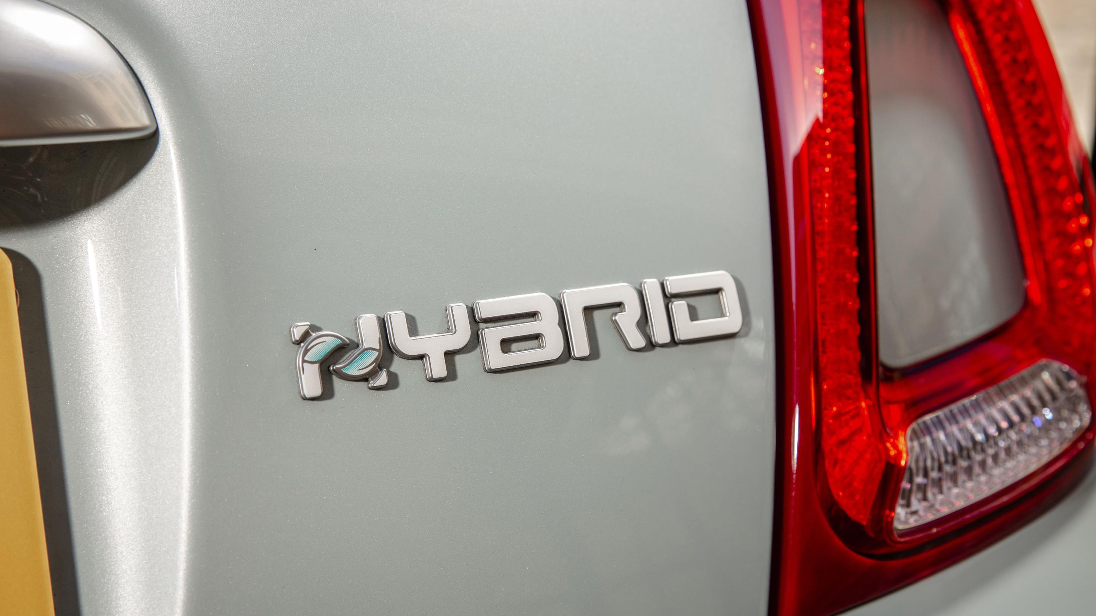 Fiat 500 Hybrid badge