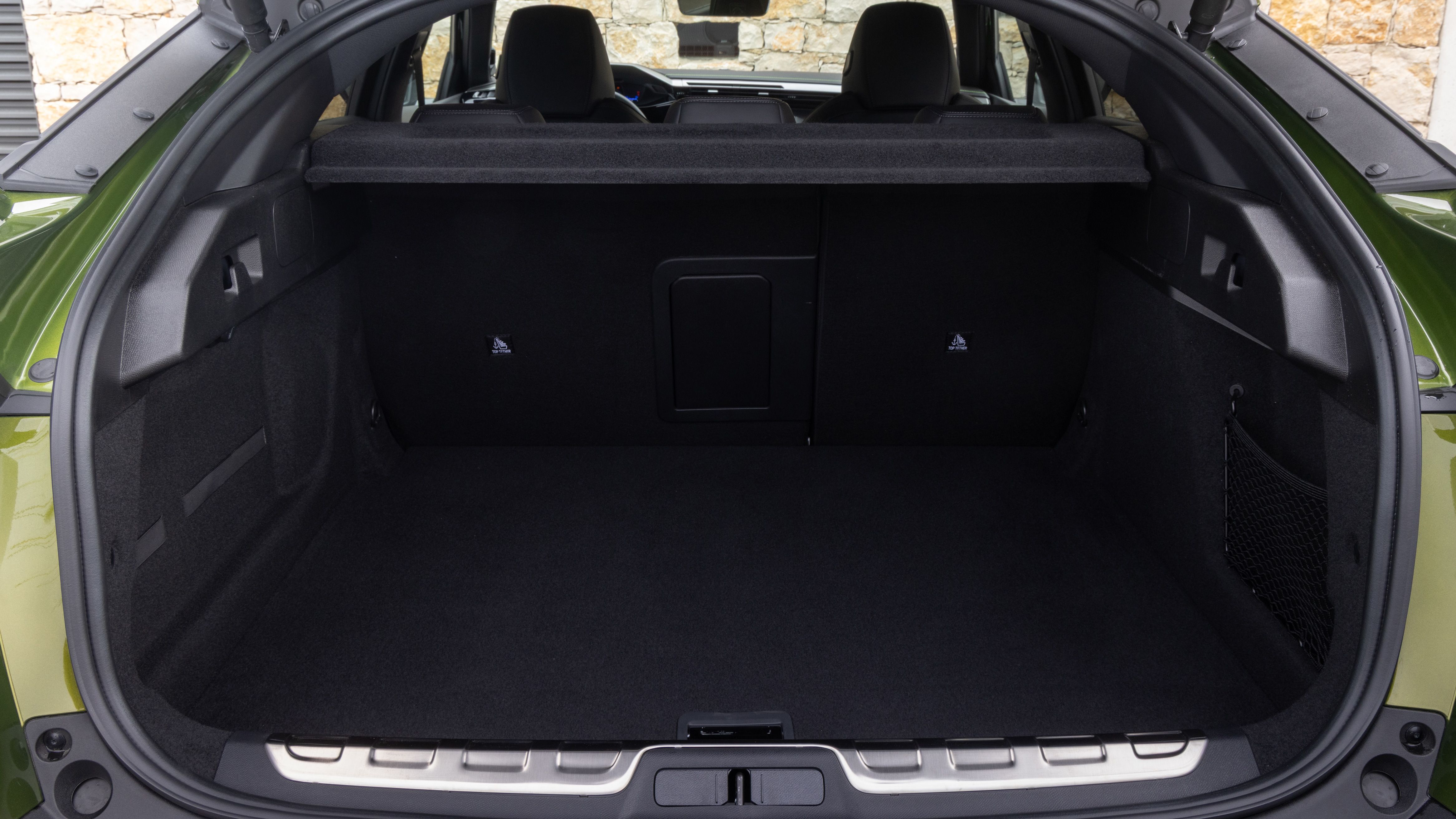Peugeot 408 boot space