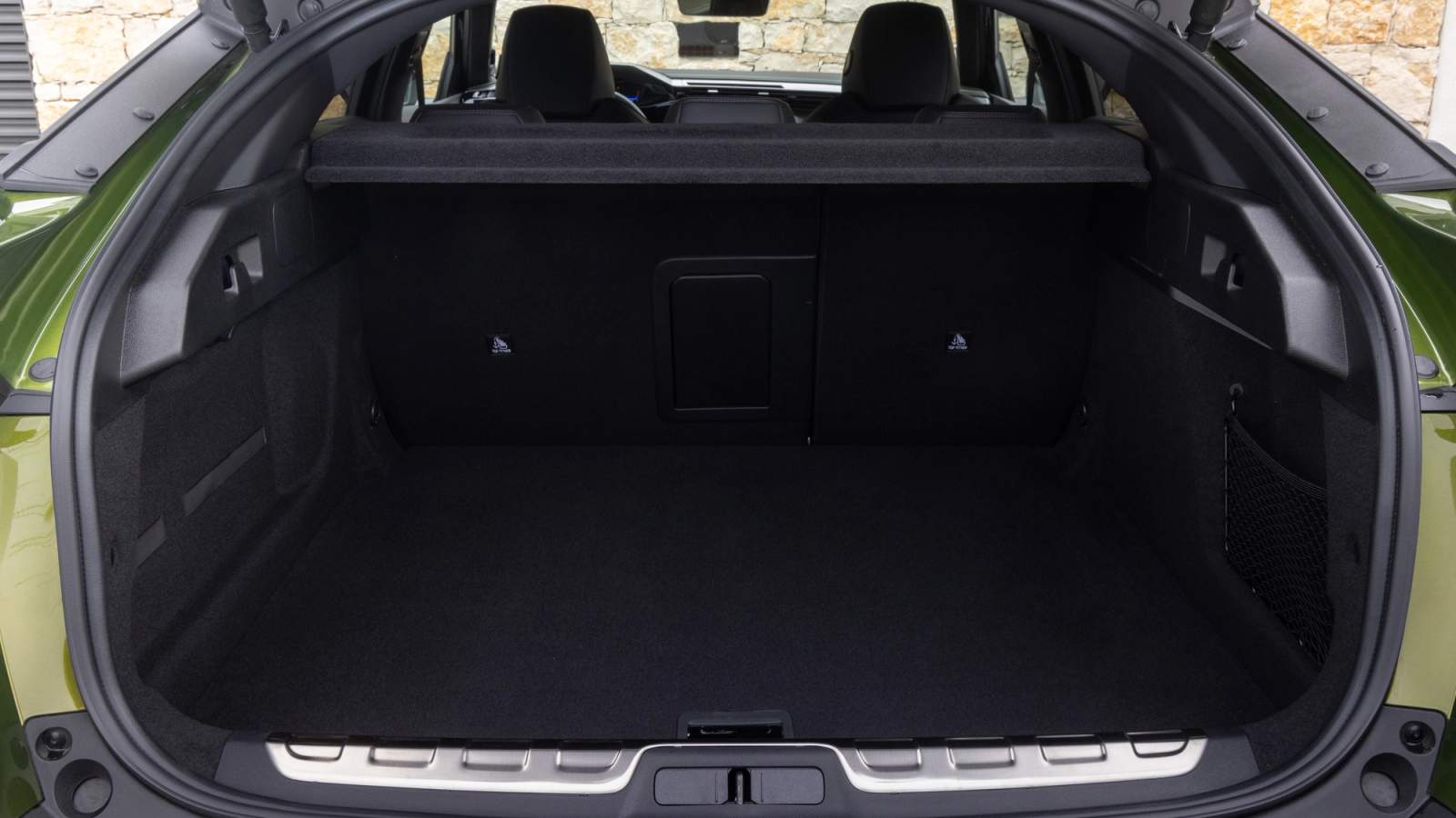 Peugeot 408 boot space