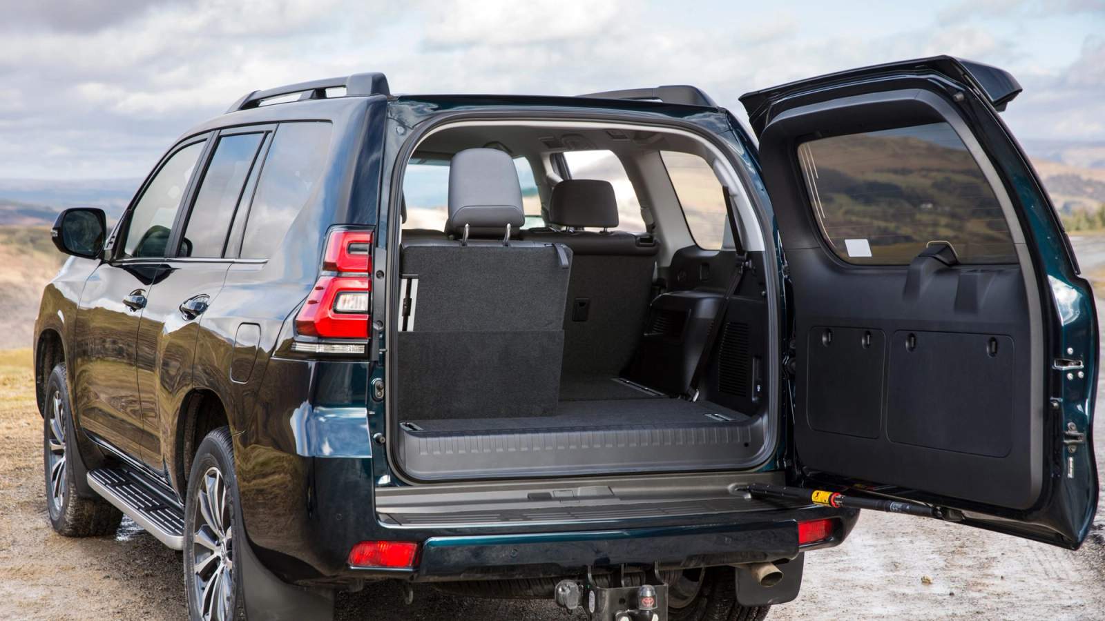 Toyota Land Cruiser boot
