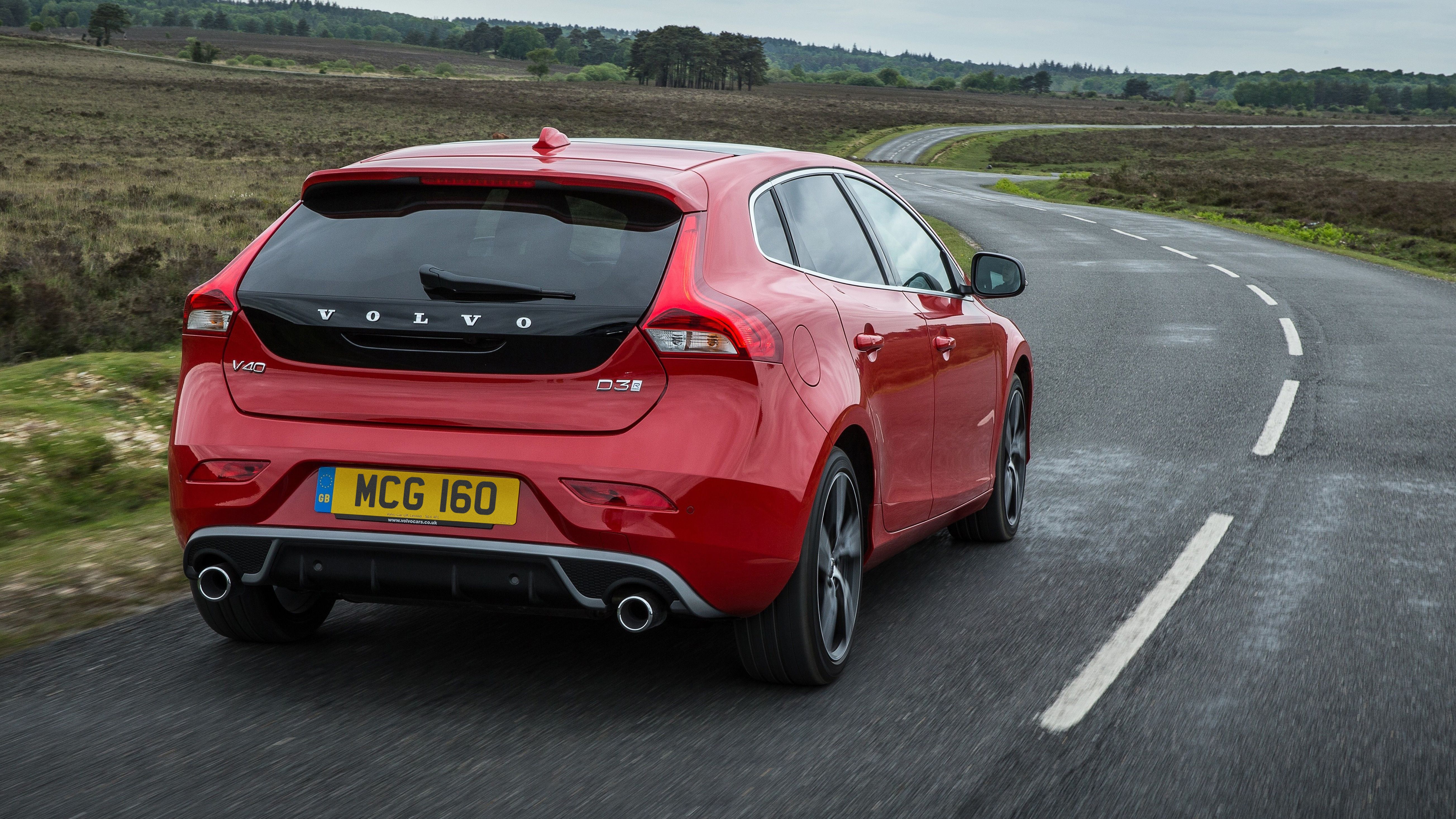 Volvo V40 rear driving