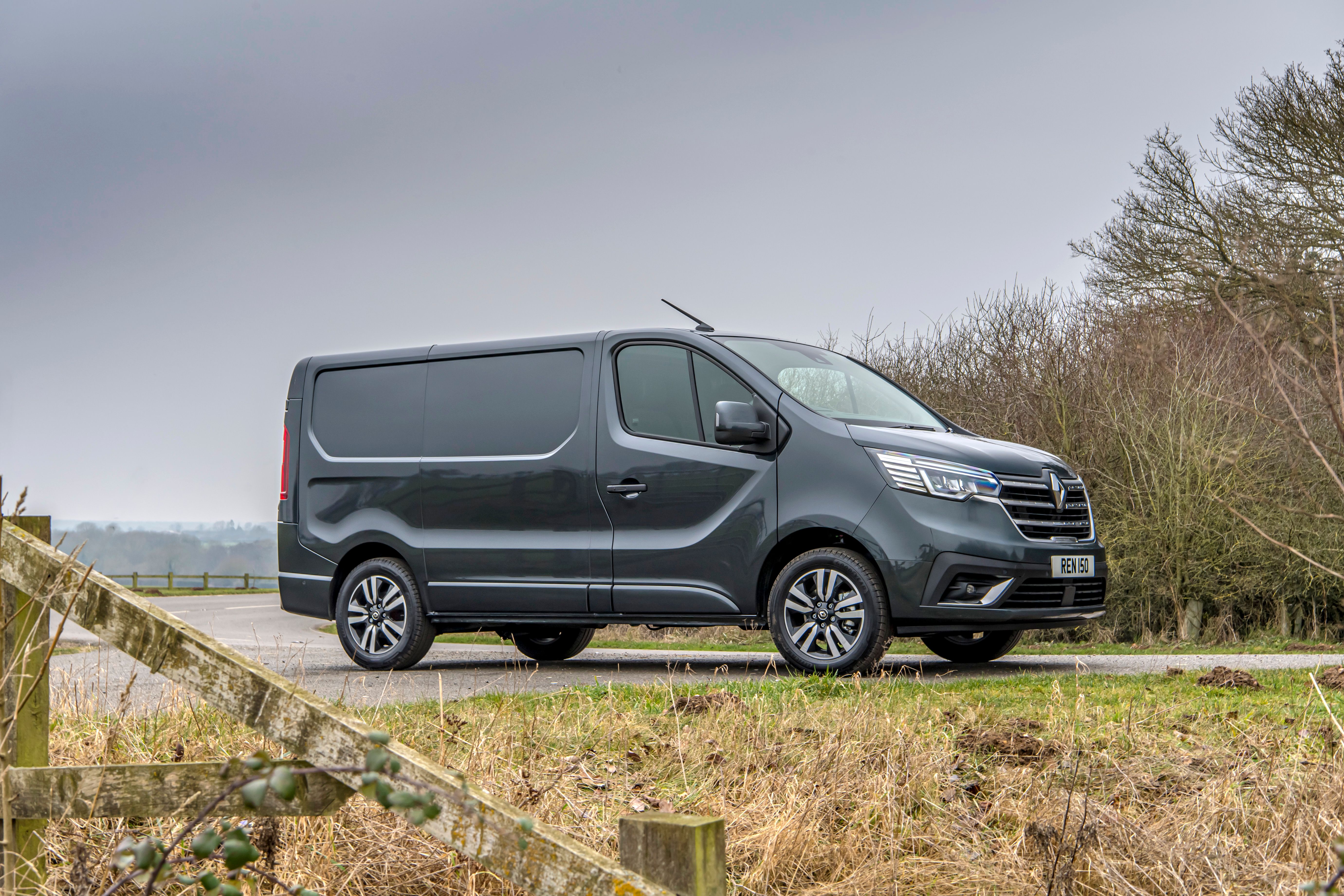 Black Renault Trafic