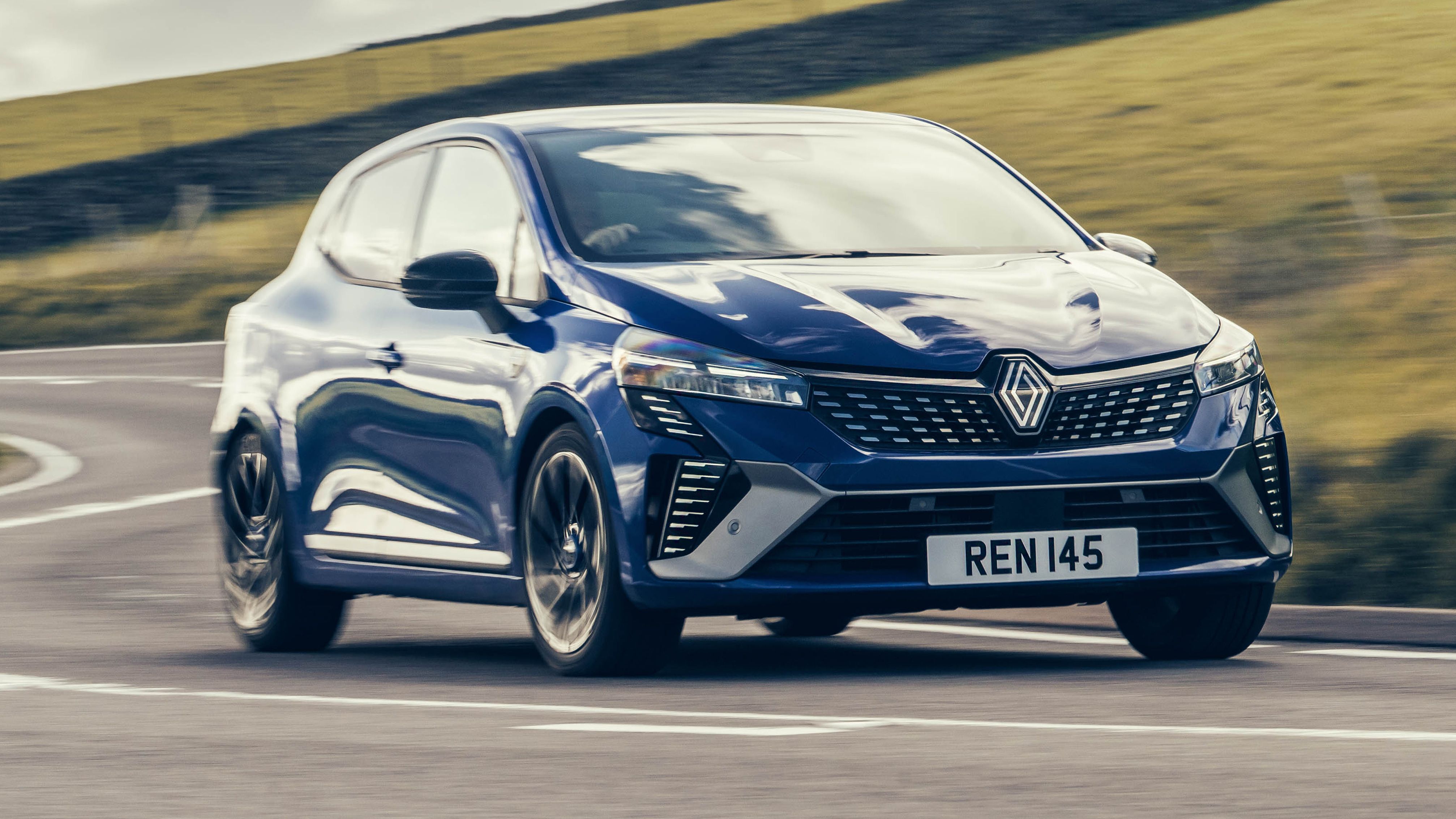 Renault Clio front driving