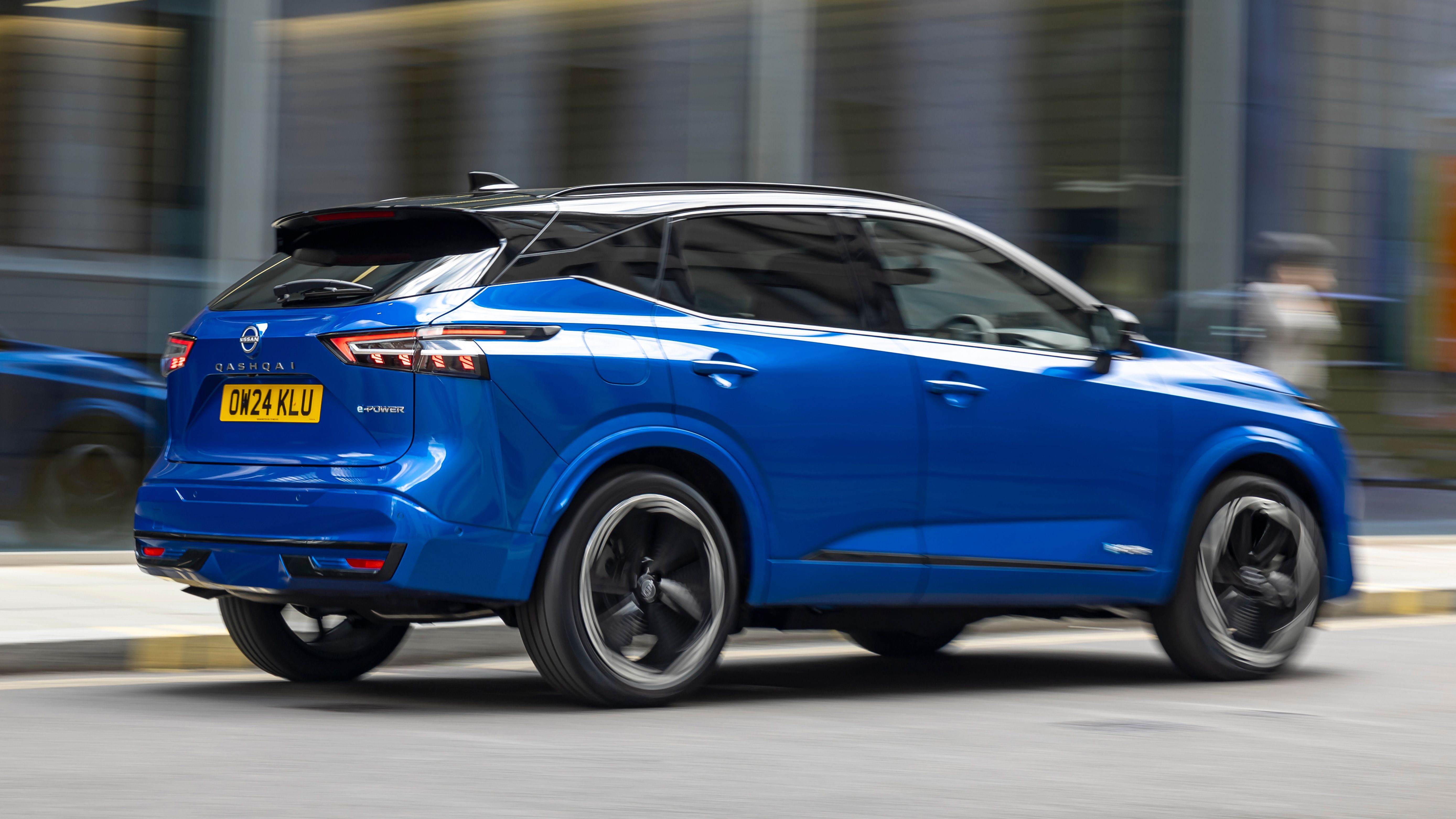 Nissan Qashqai rear driving