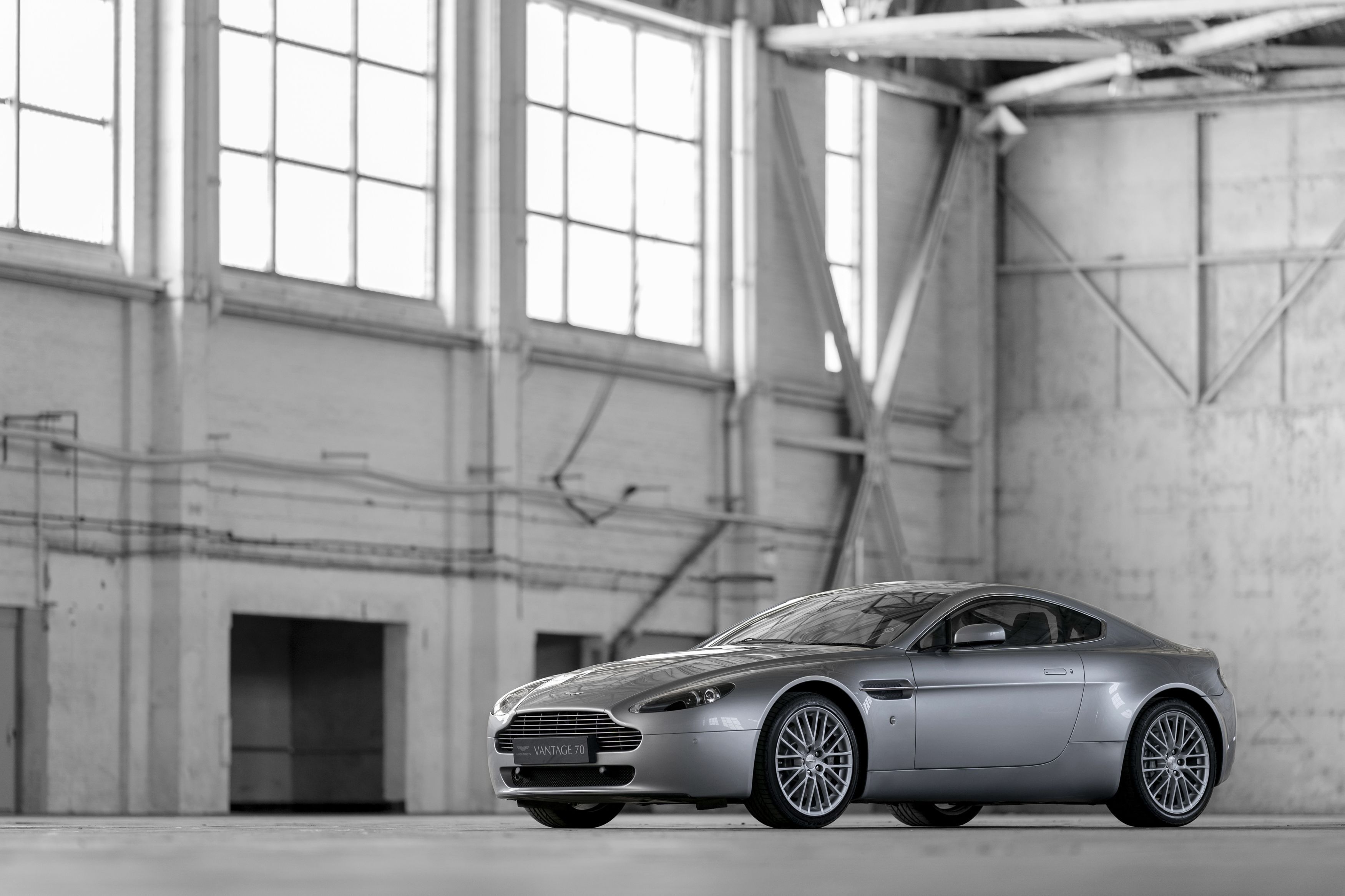 Grey Aston Martin V8 Vantage