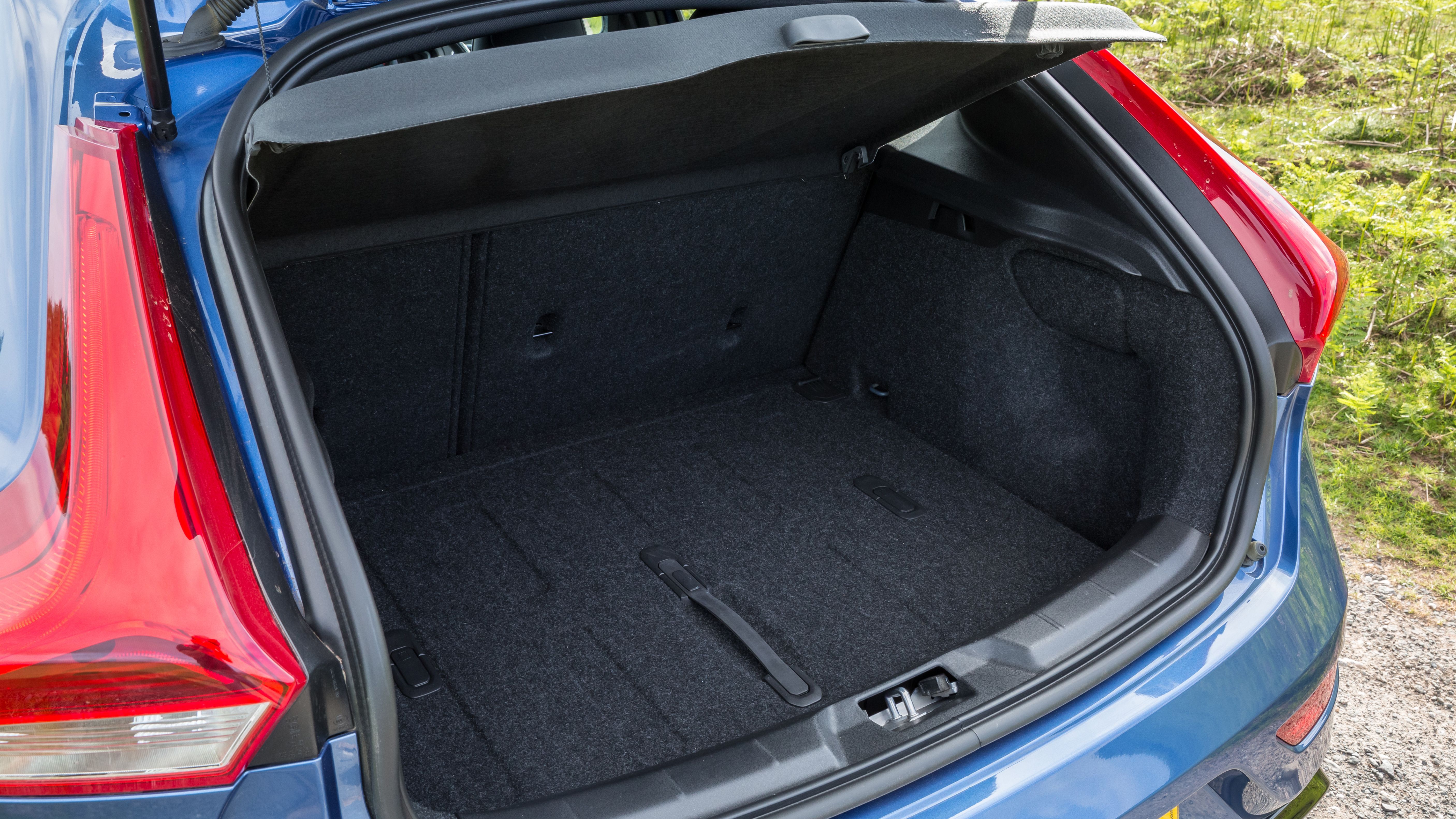 Volvo V40 boot