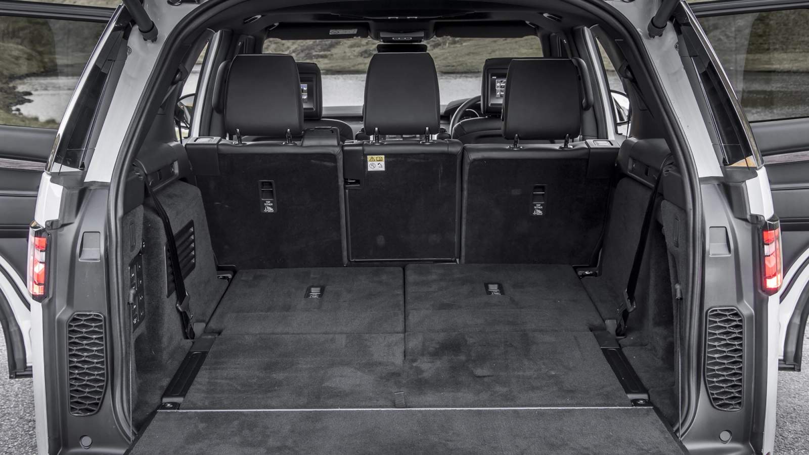 Land Rover Discovery boot space