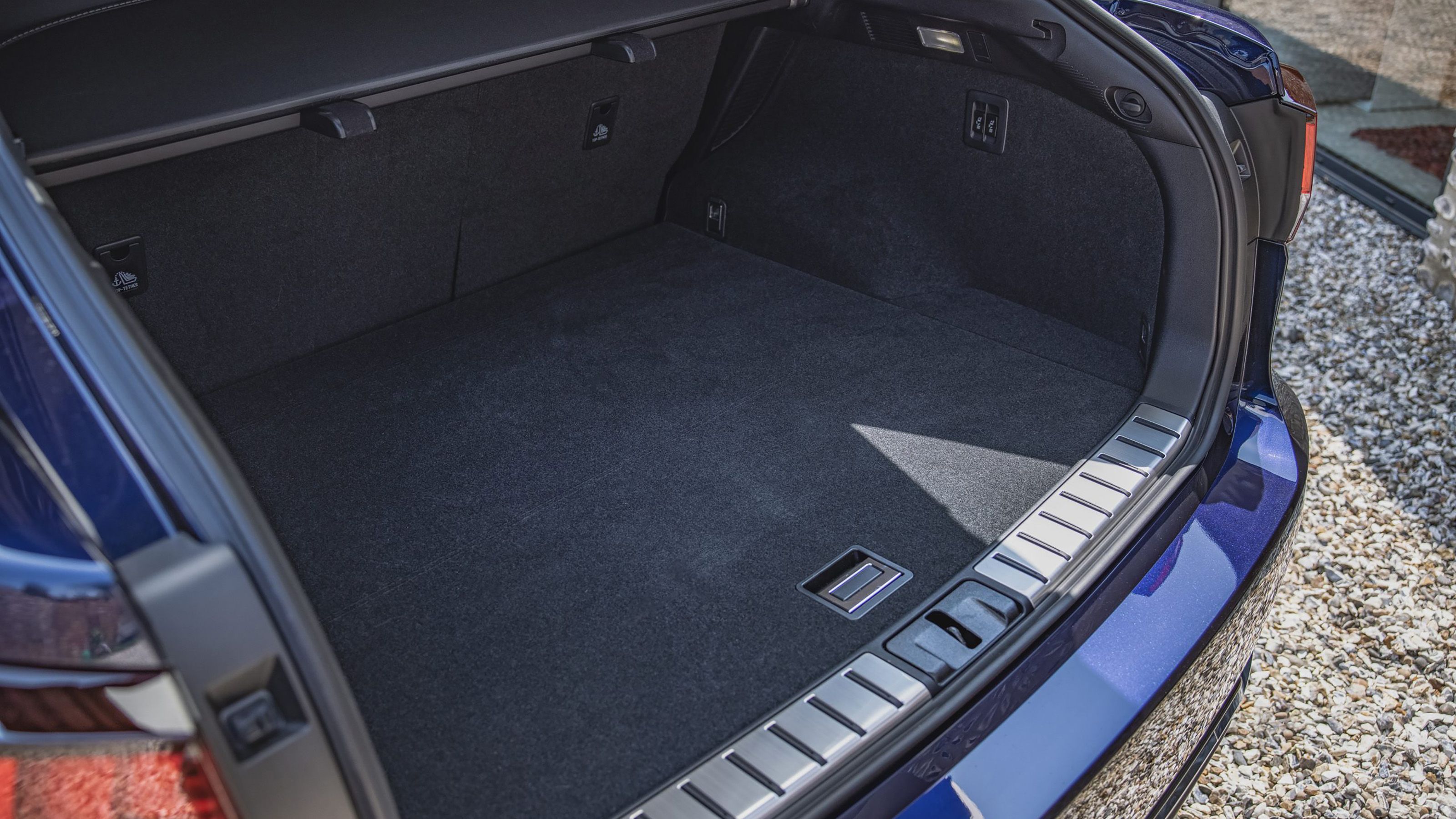 Lexus RX boot space