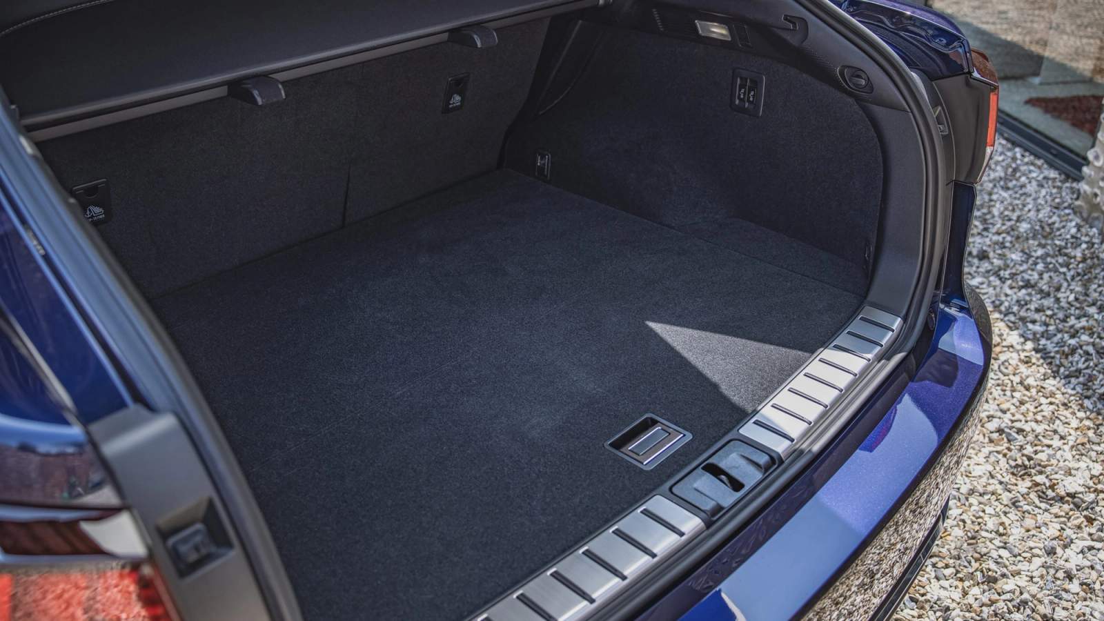 Lexus RX boot space