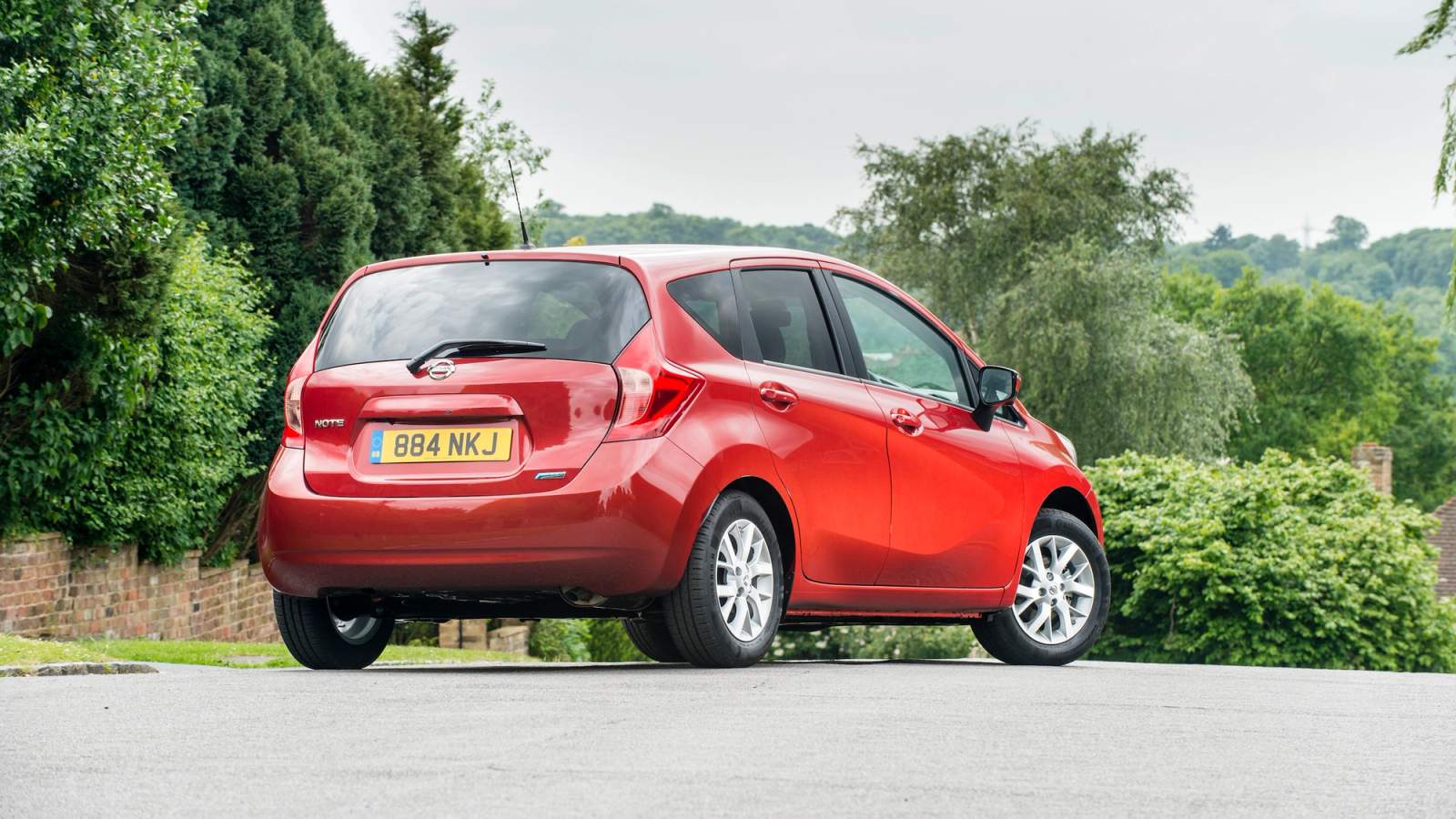 Red Nissan Note