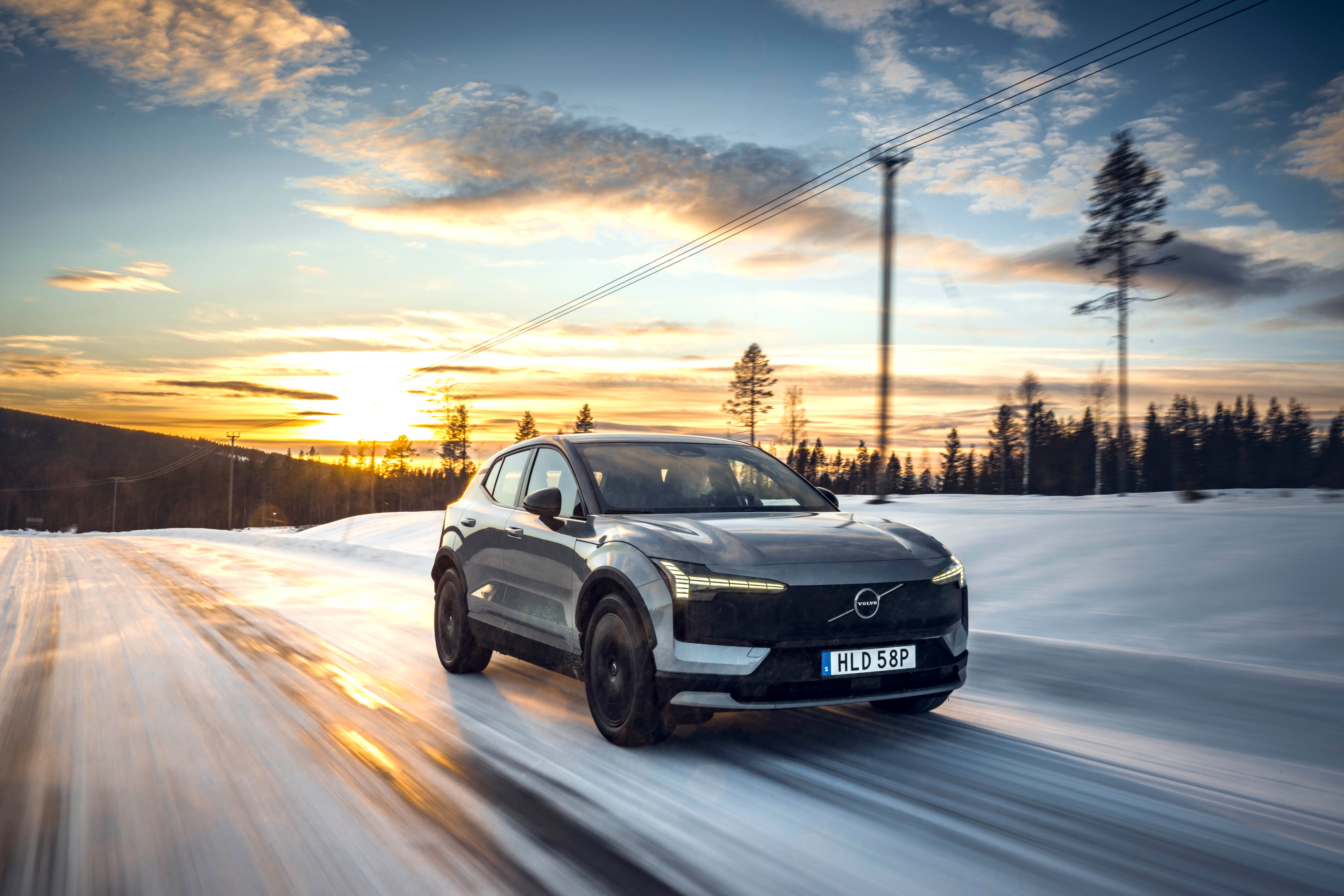 volvo on snow