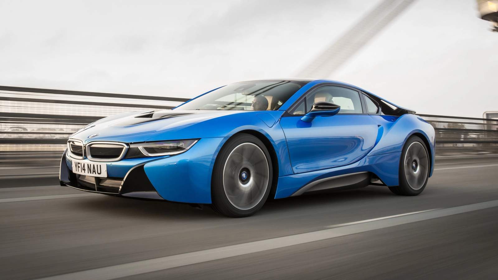 BMW i8 review image