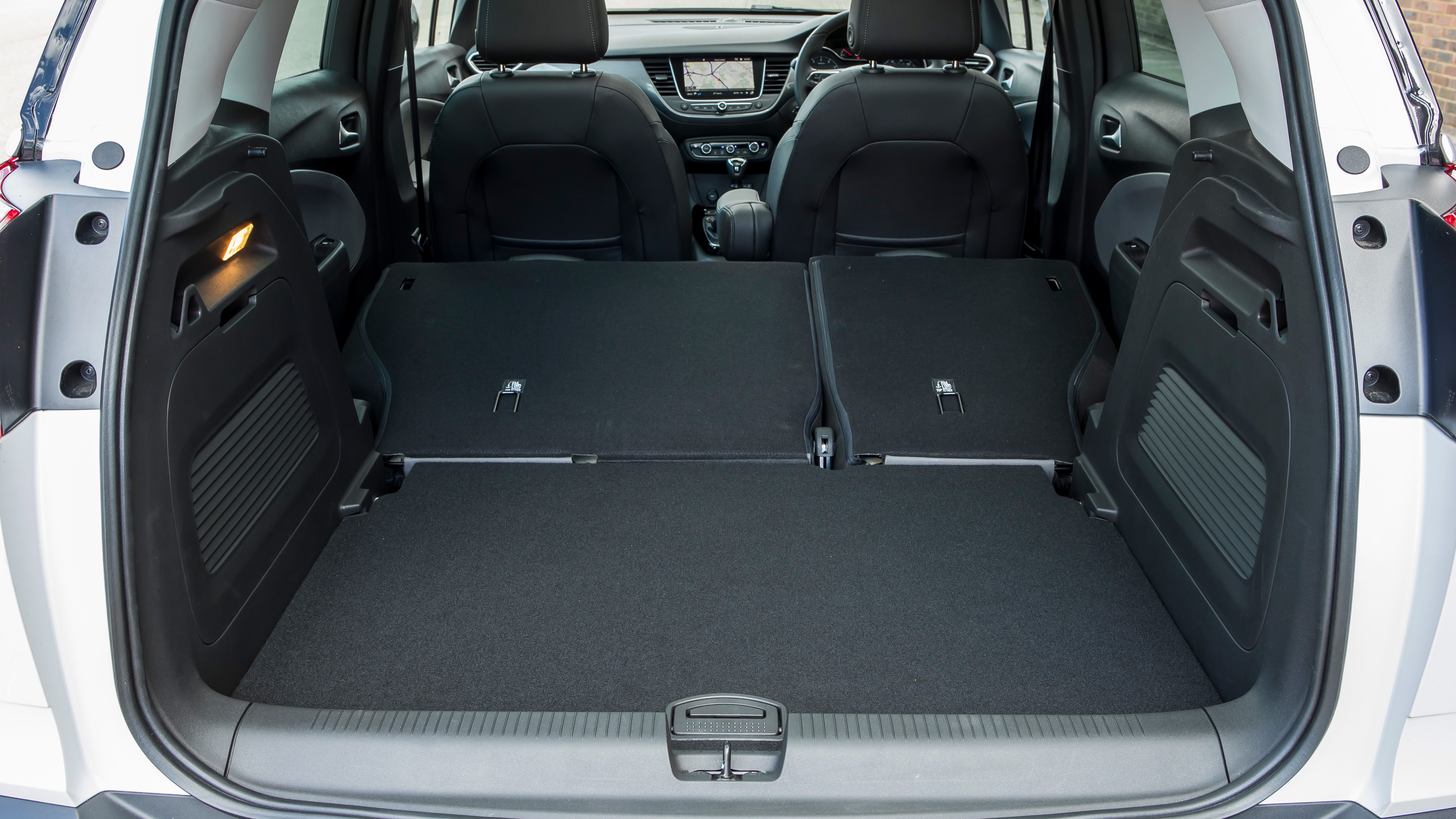 Vauxhall Crossland X boot