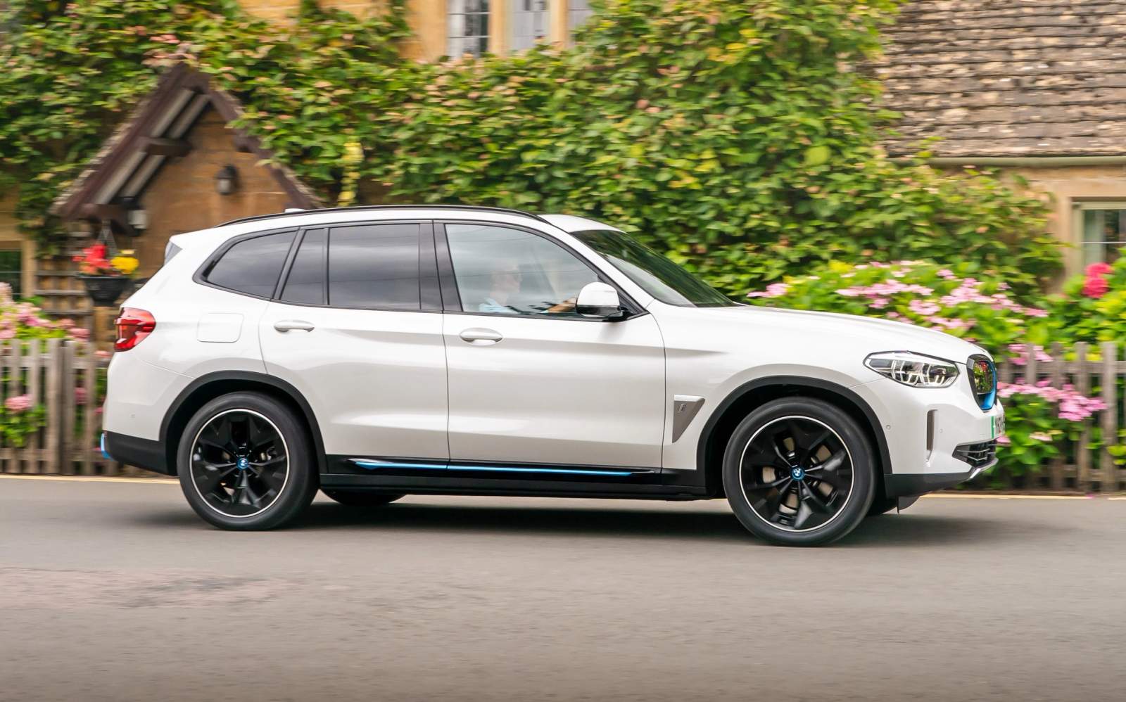 BMW iX3 side driving