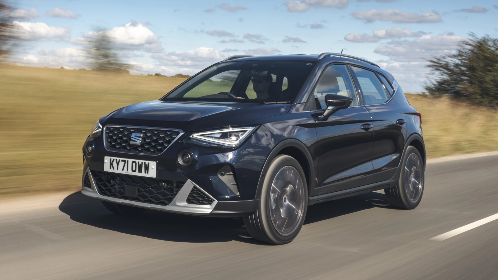 SEAT Arona driving