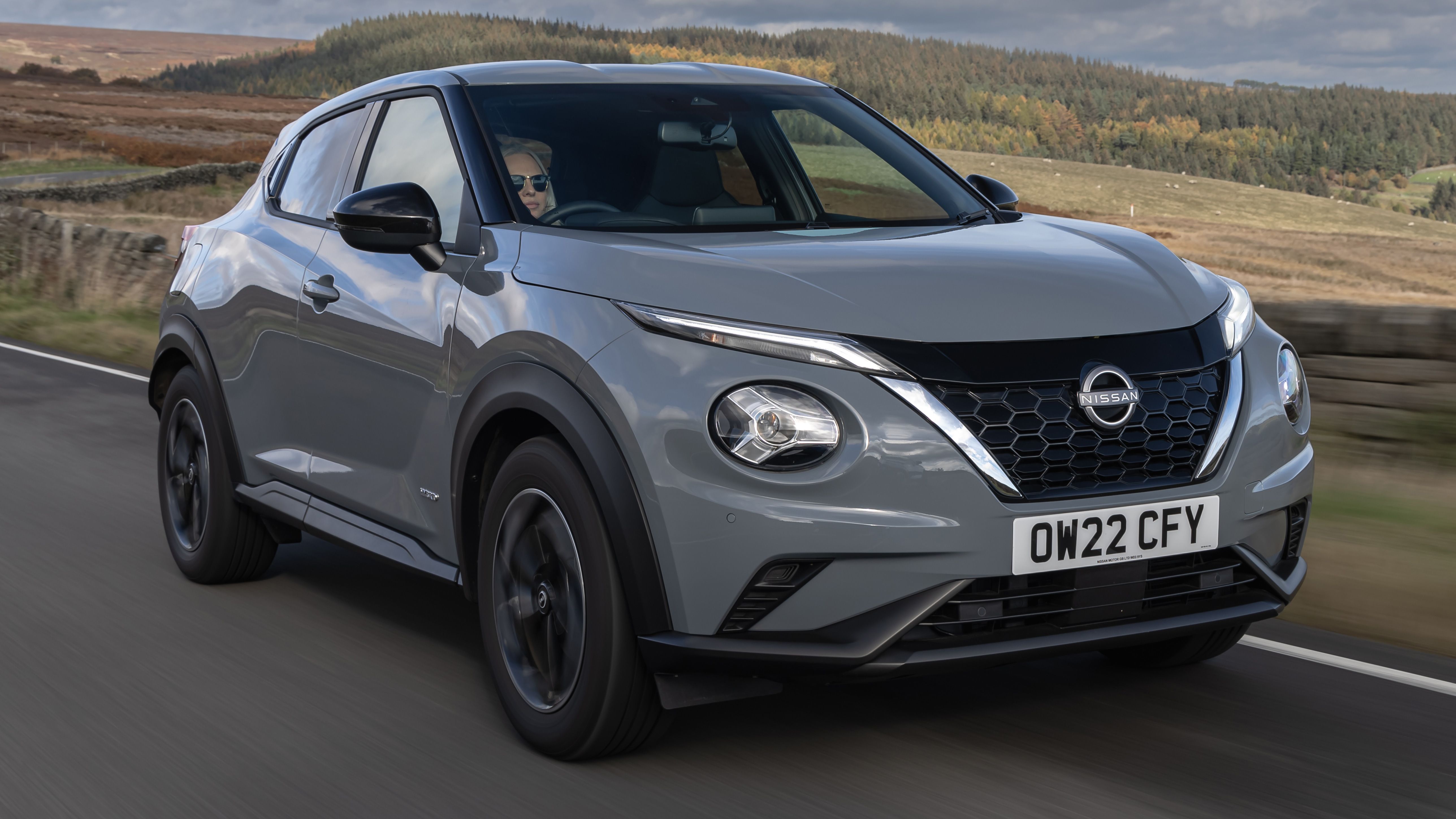 Nissan Juke front quarter driving
