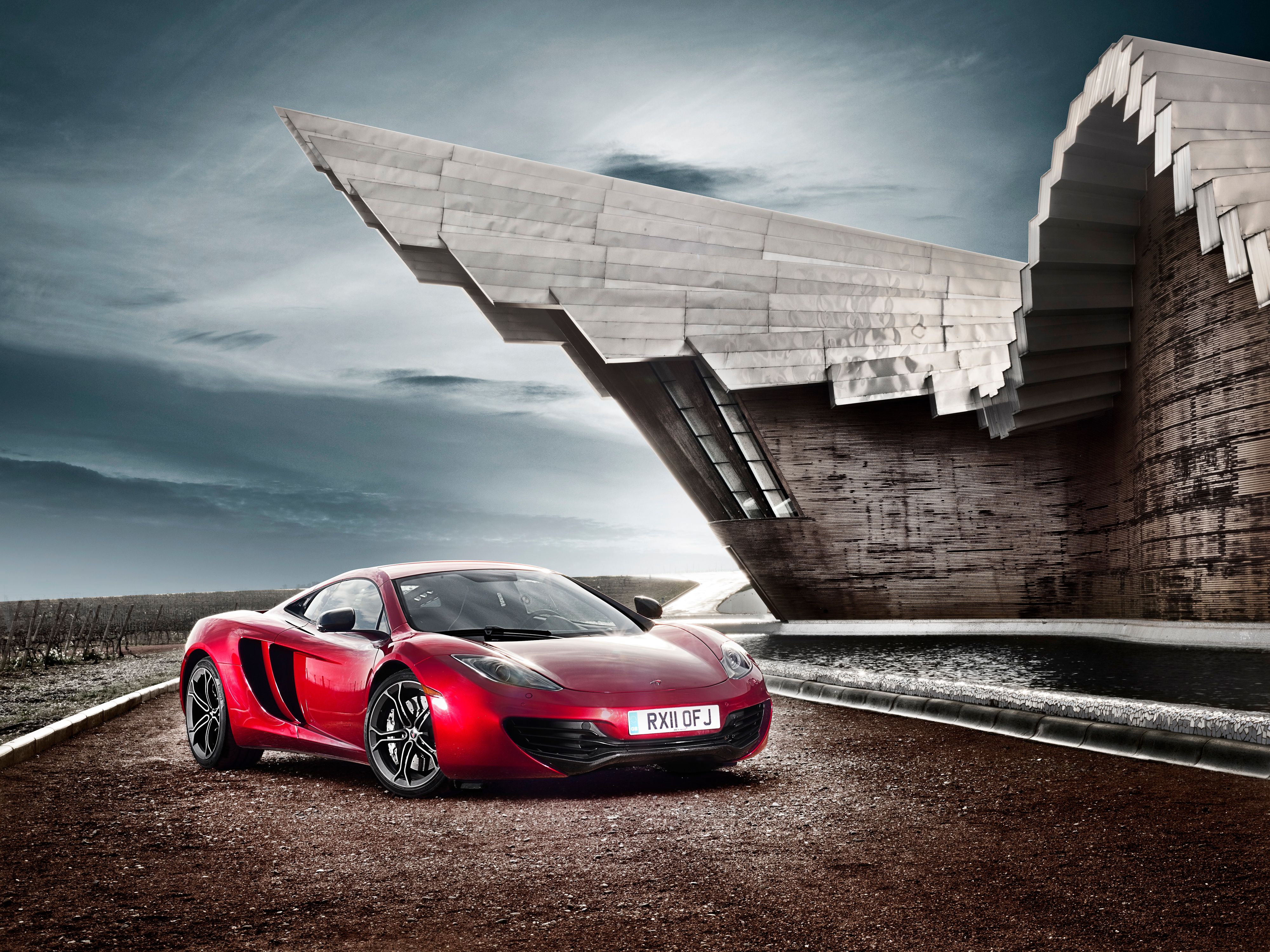 Red McLaren MP4-12C
