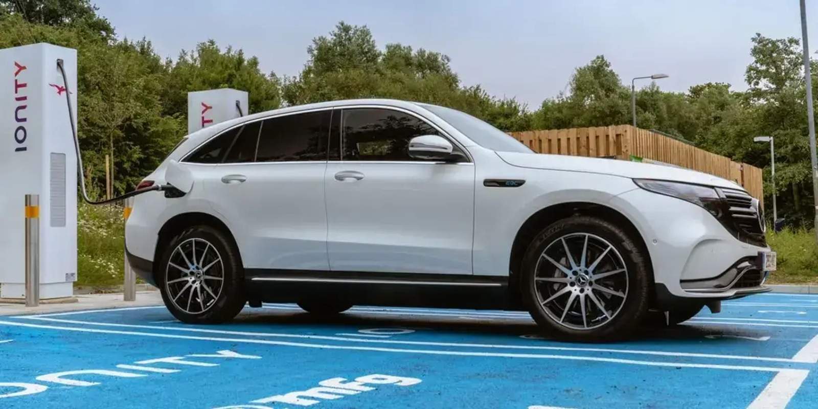 Mercedes EQA charging